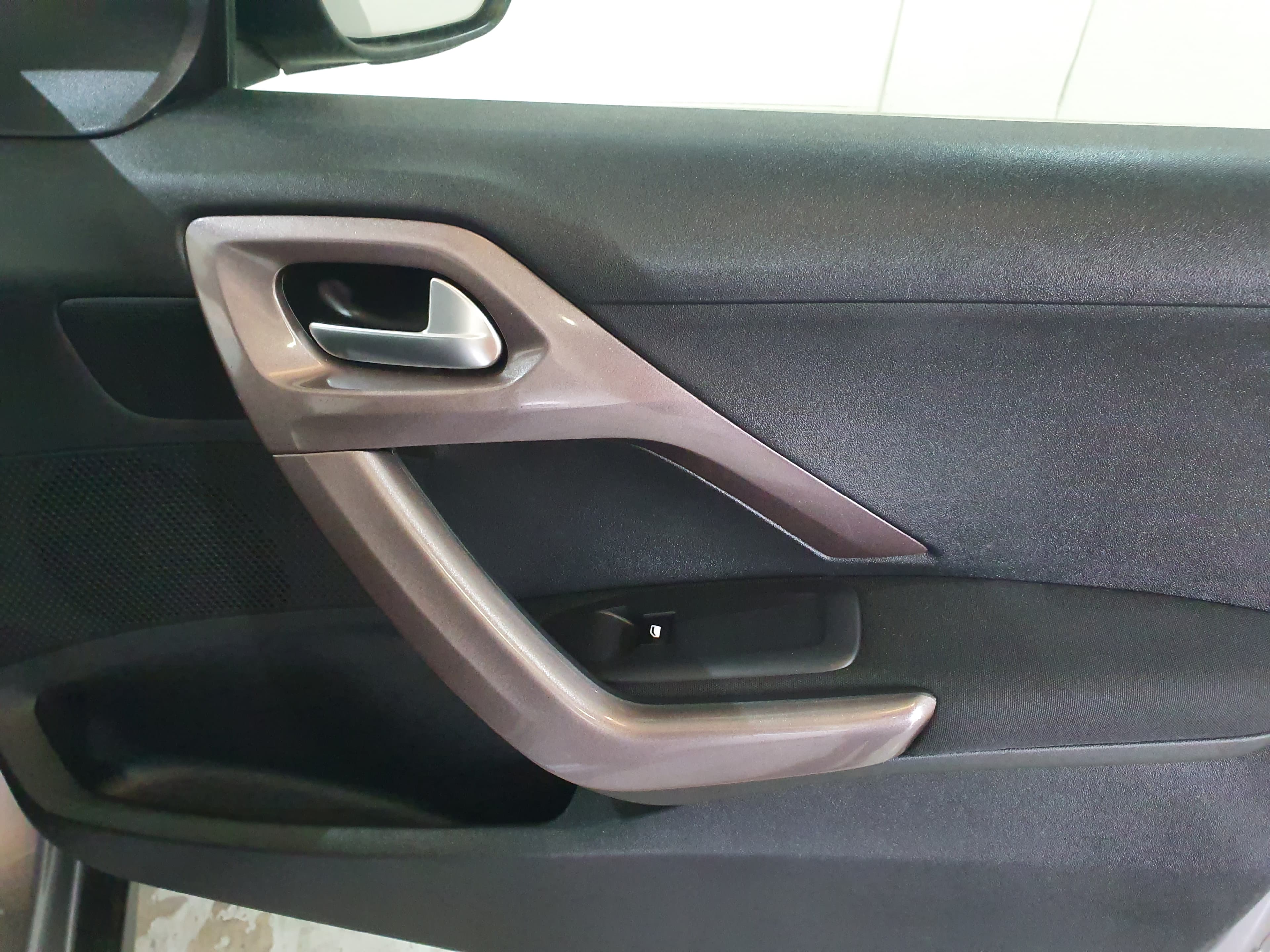Peugeot 2008 · Ano 2014 — imagen 21