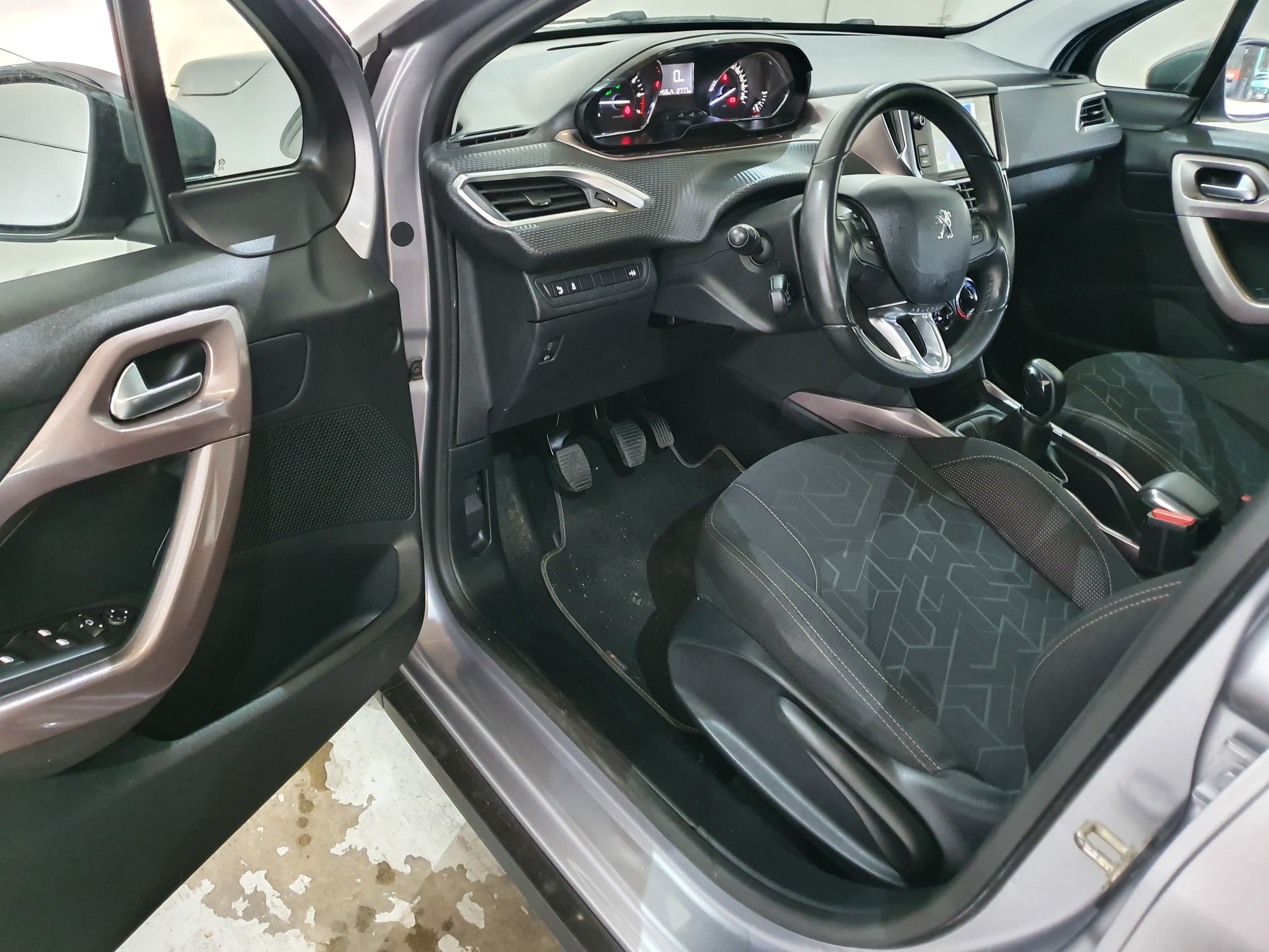 Peugeot 2008 · Ano 2014 — imagen 17