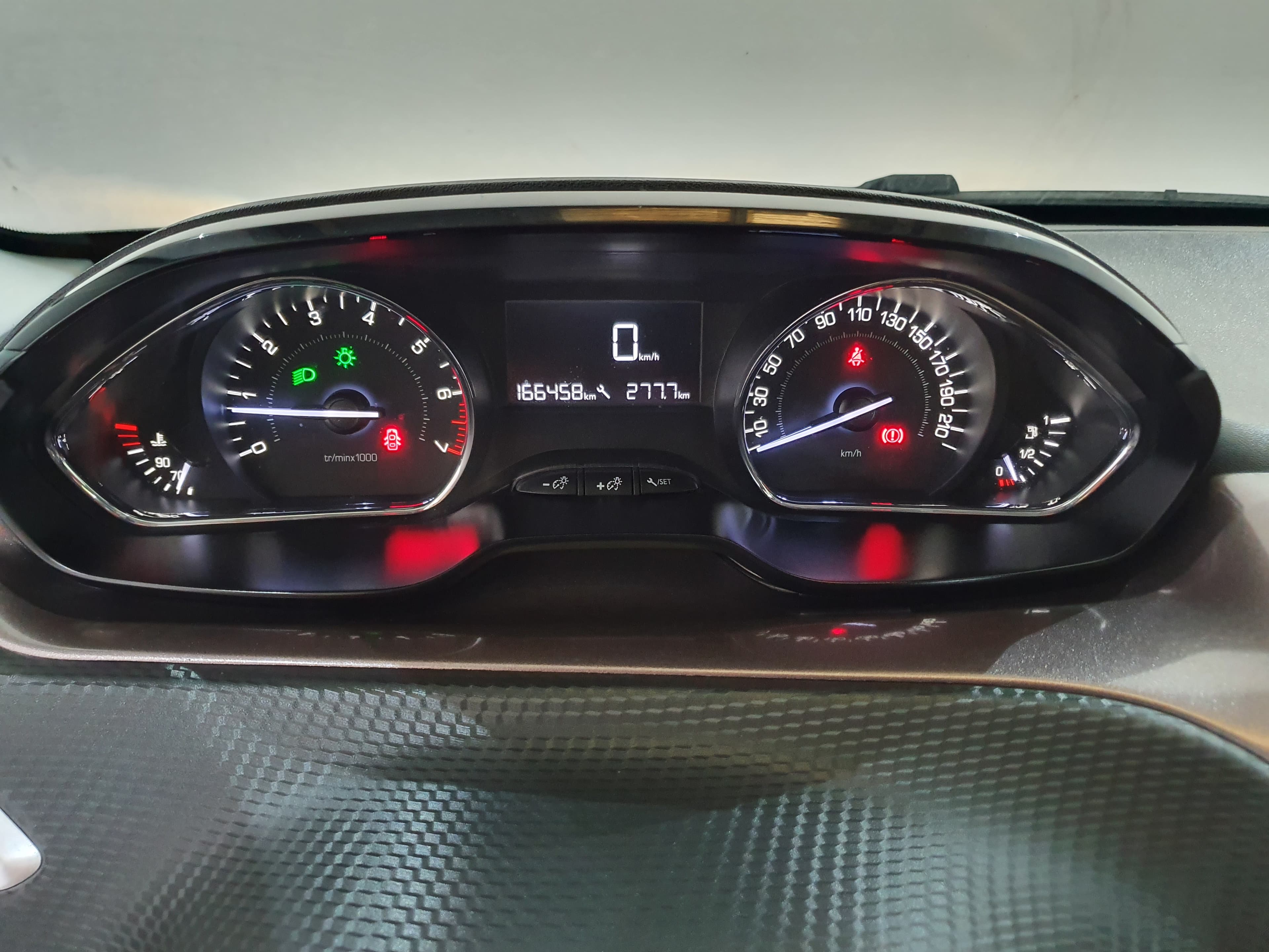 Peugeot 2008 · Ano 2014 — imagen 38