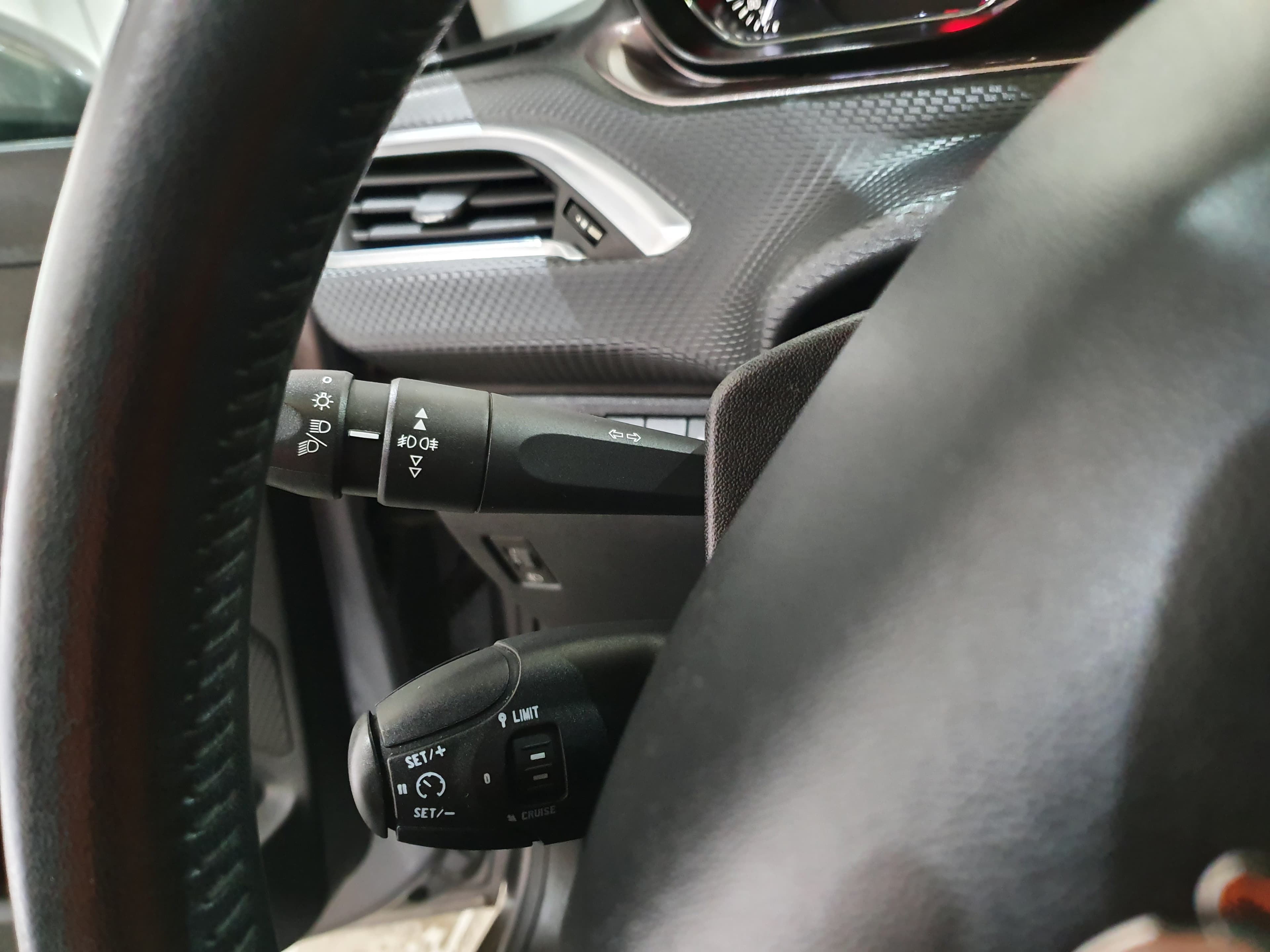 Peugeot 2008 · Ano 2014 — imagen 40
