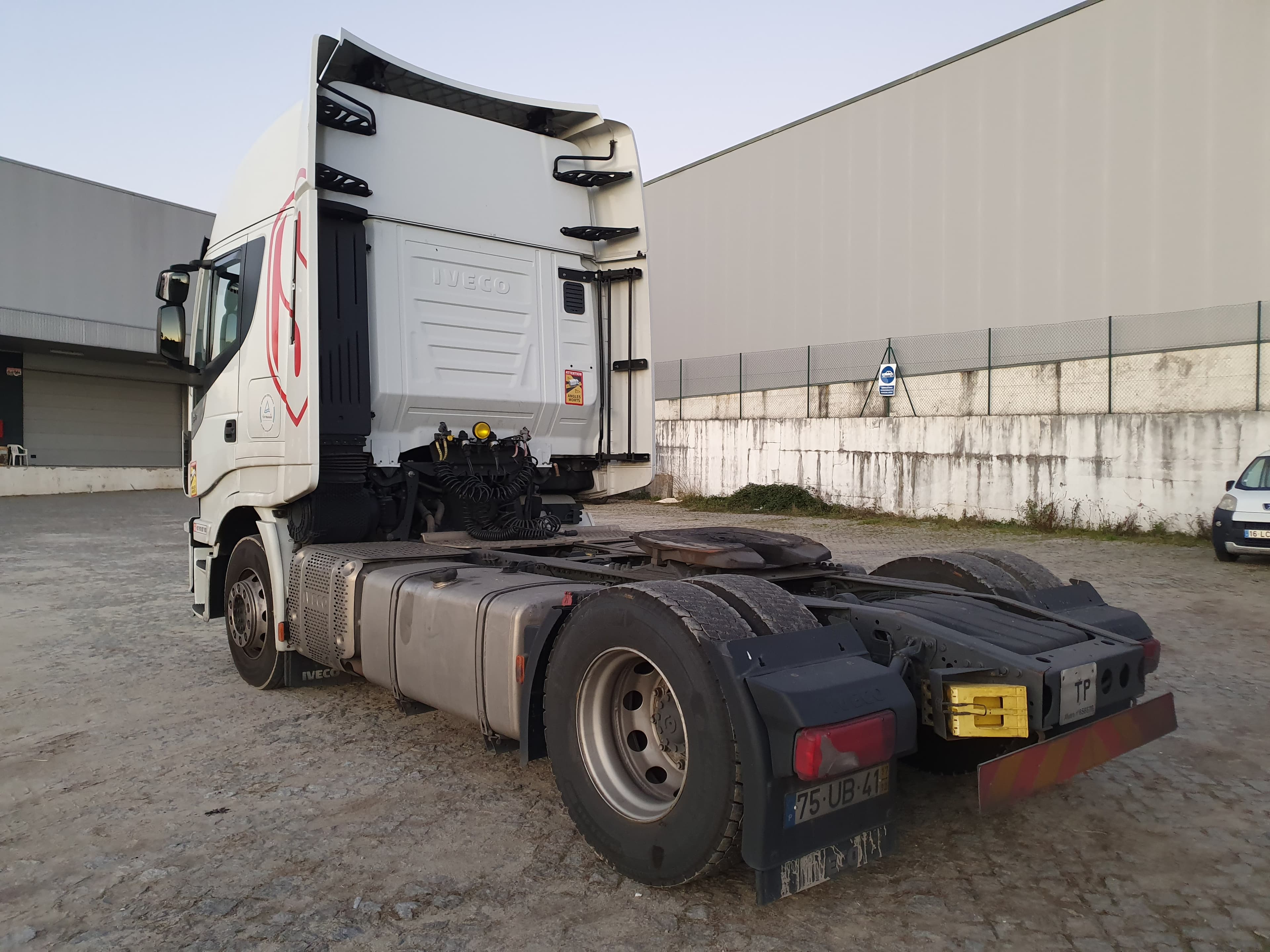 Iveco Stralis 460 · Ano 2017 — image 4