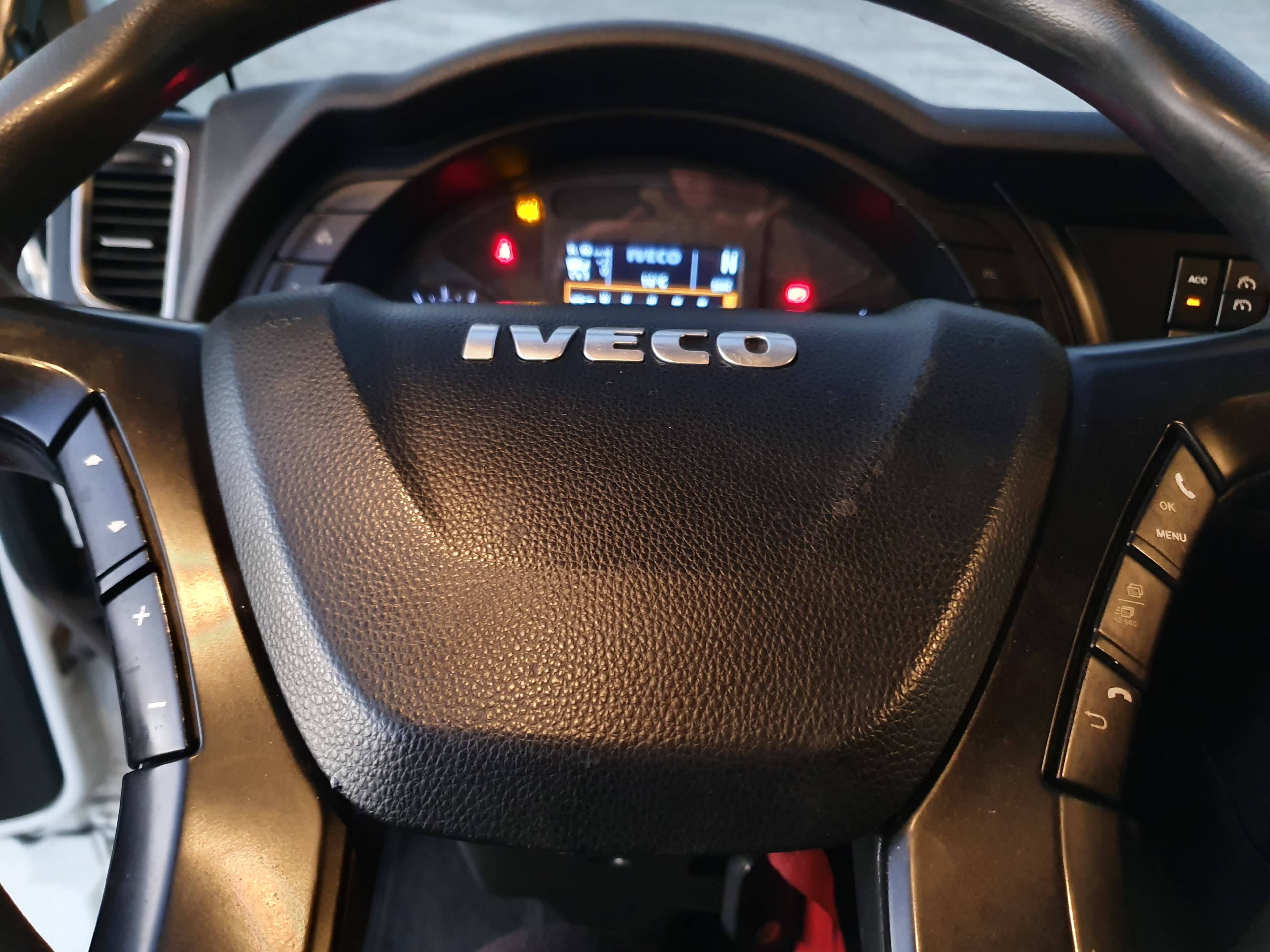 Iveco Stralis 460 · Ano 2017 — image 28
