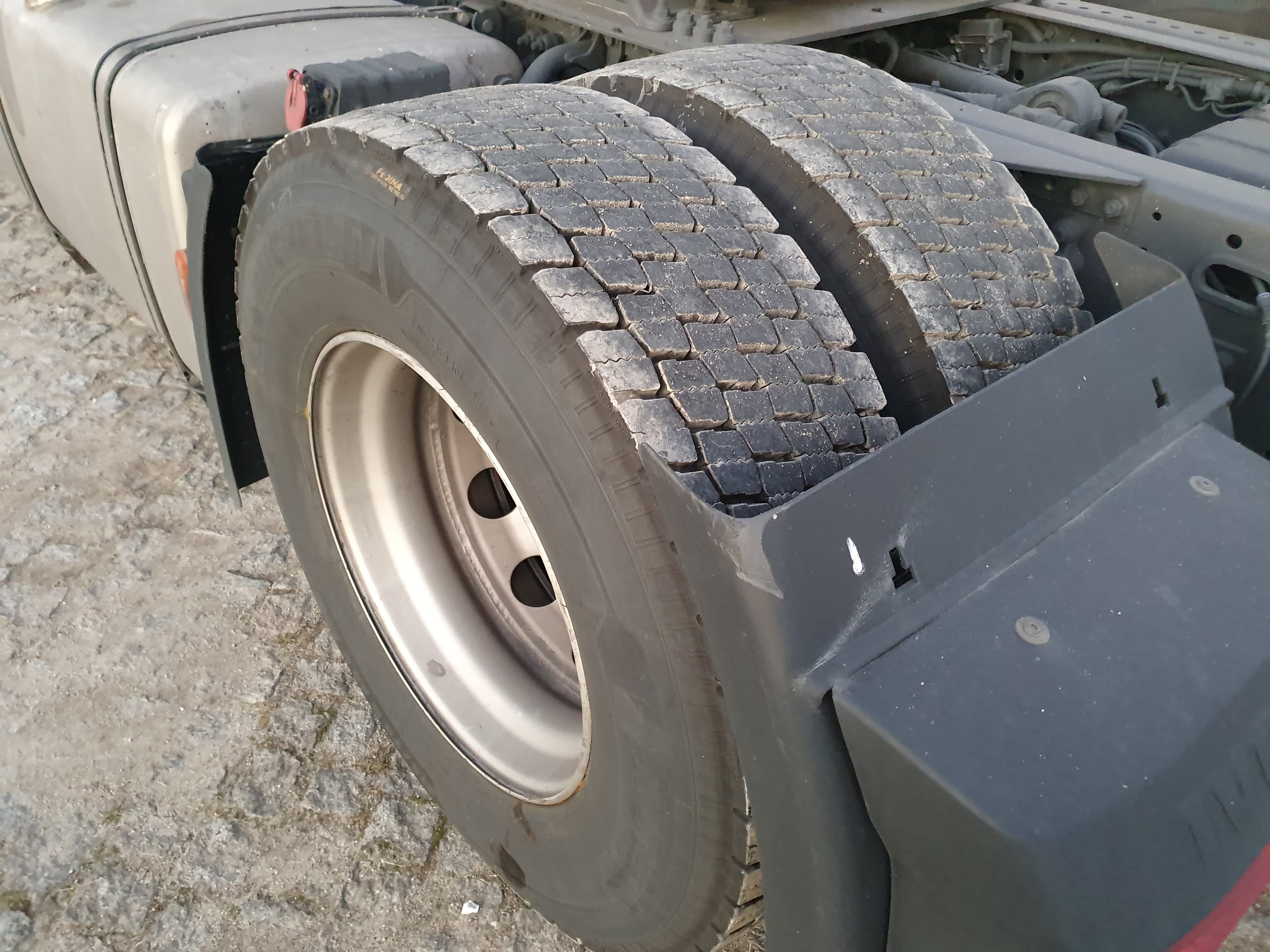 Iveco Stralis 460 · Ano 2017 — image 13