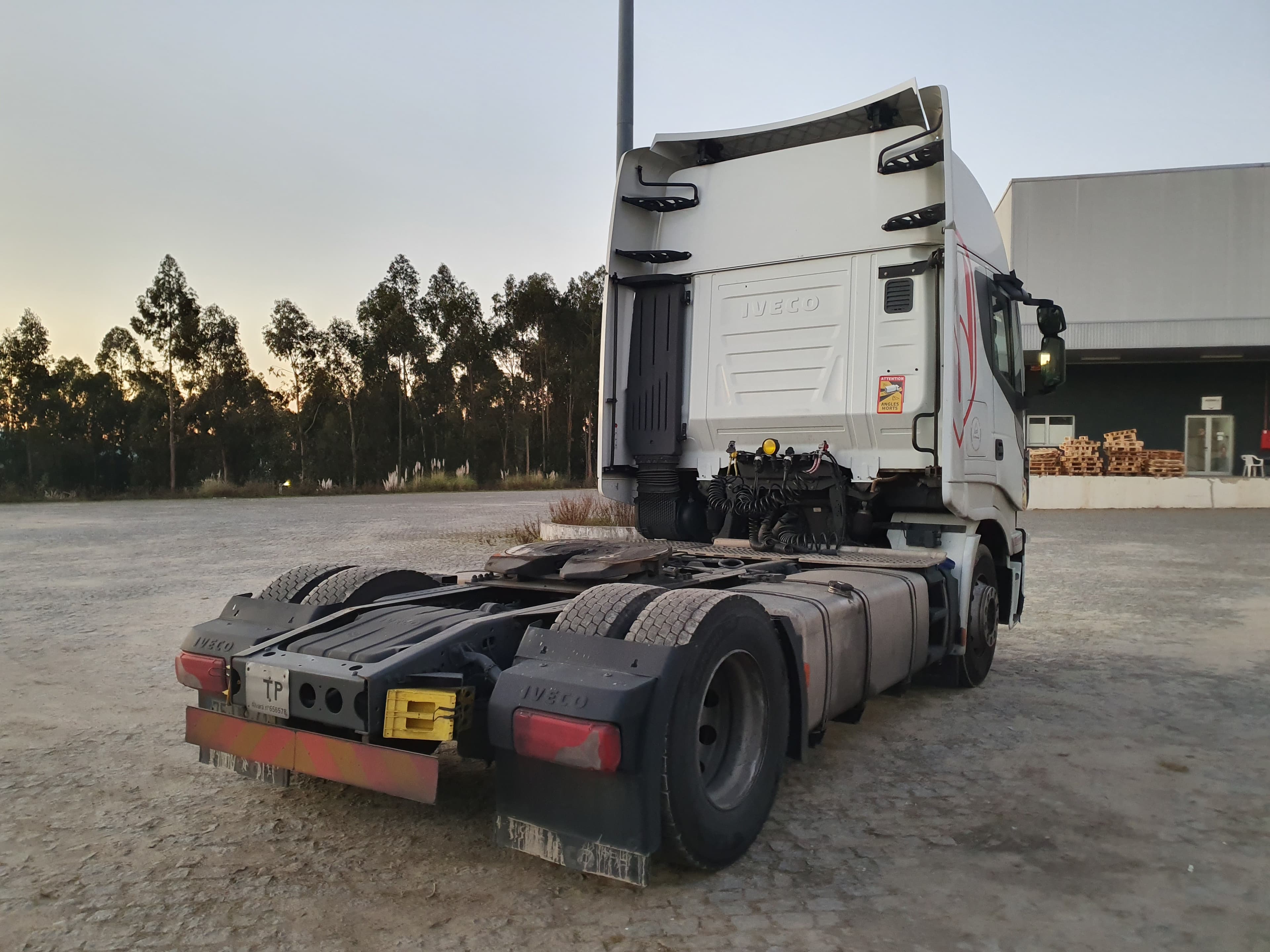 Iveco Stralis 460 · Ano 2017 — image 6
