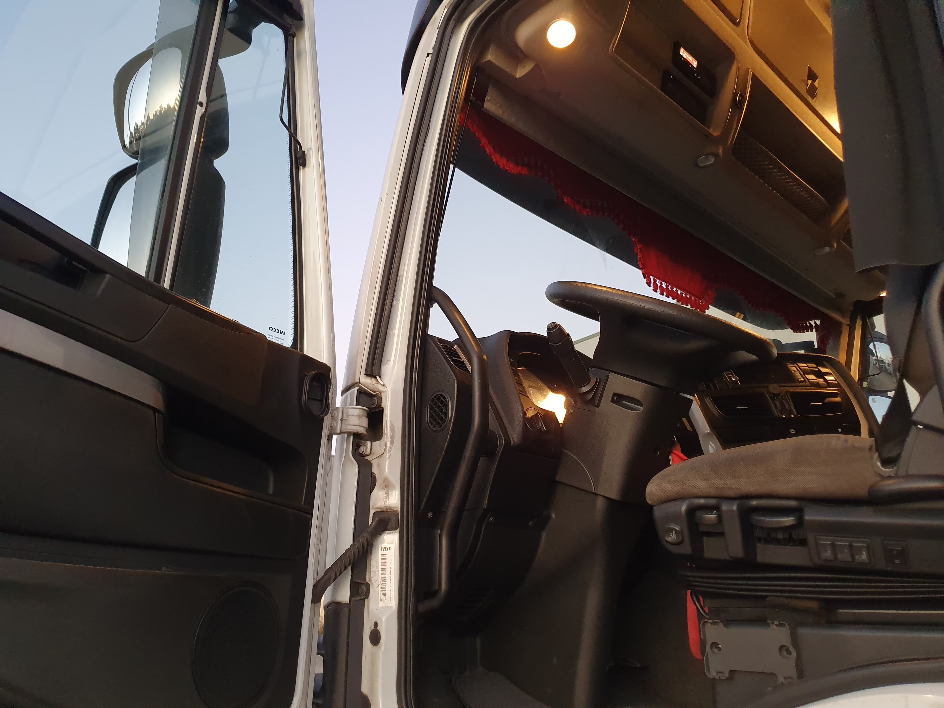 Iveco Stralis 460 · Ano 2017 — image 16