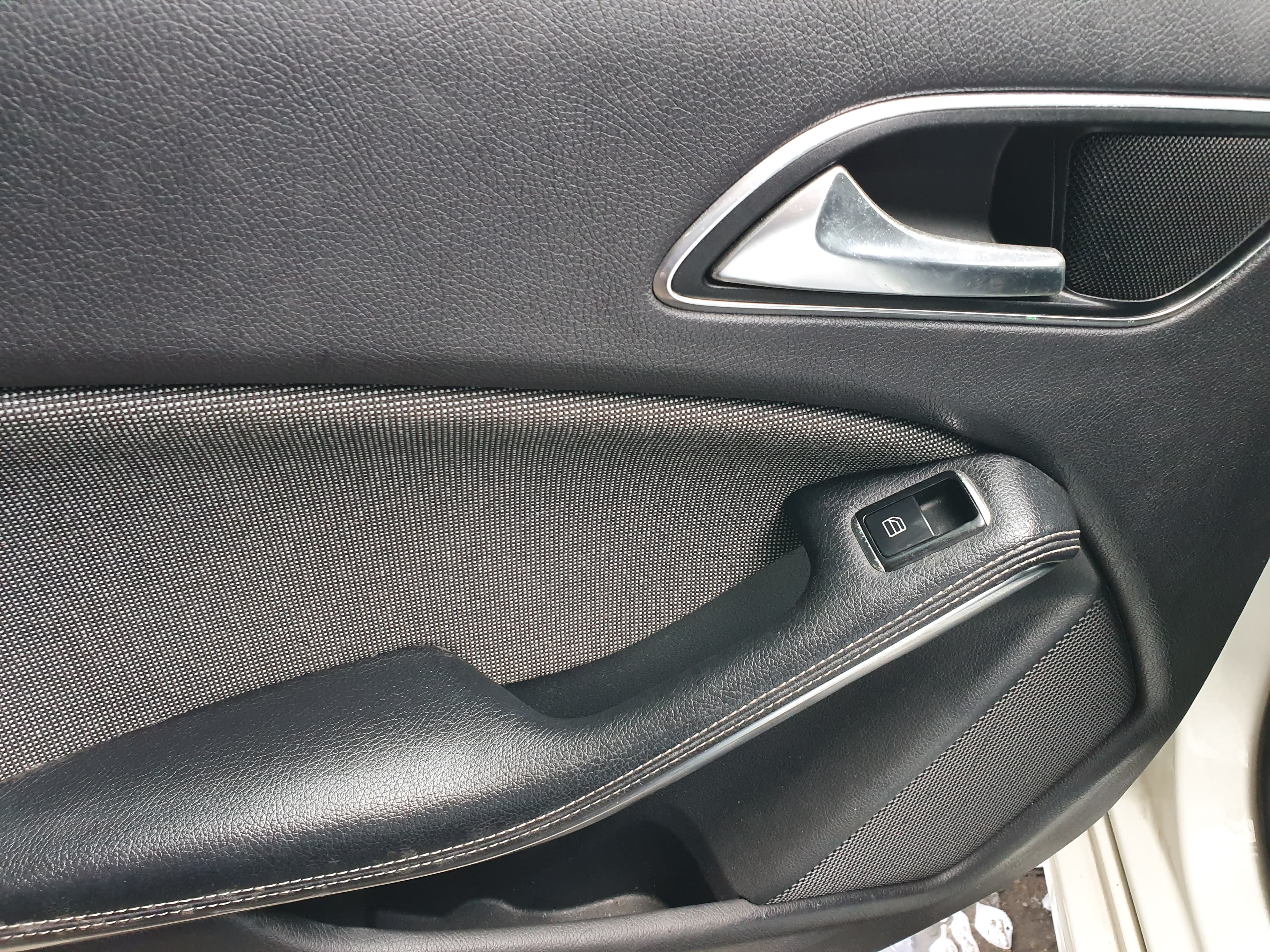Mercedes-Benz A180 CDI · Ano 2013 — imagem 21