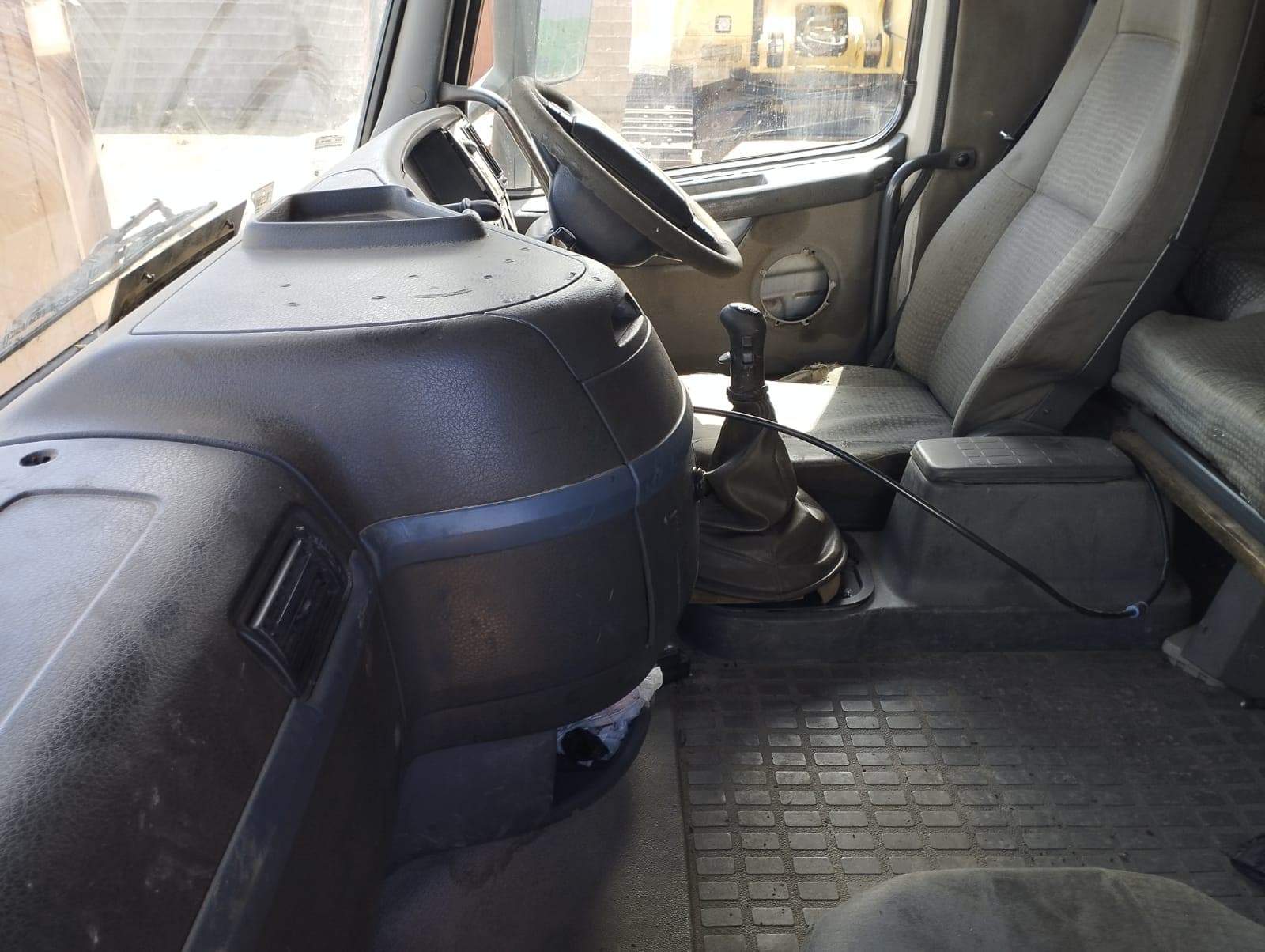Volvo FH12 · Ano 2010 — image 8