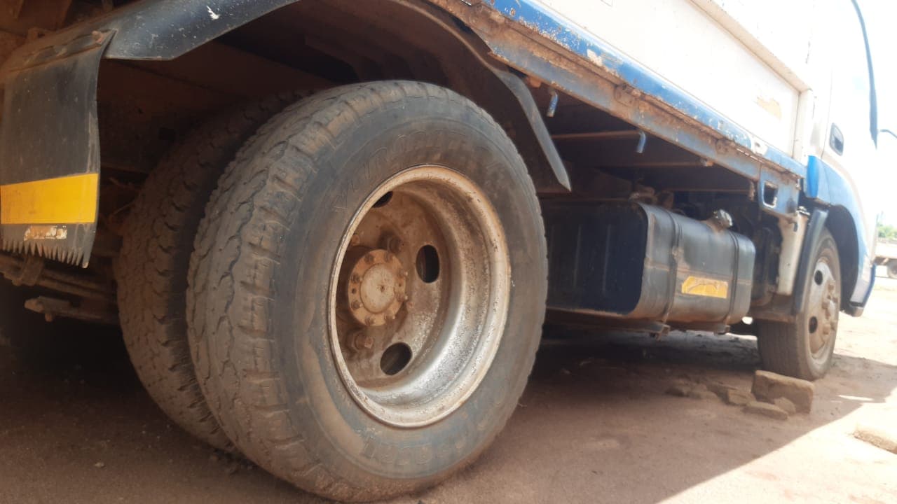 Hino Dutro · Ano 2004 — imagem 10