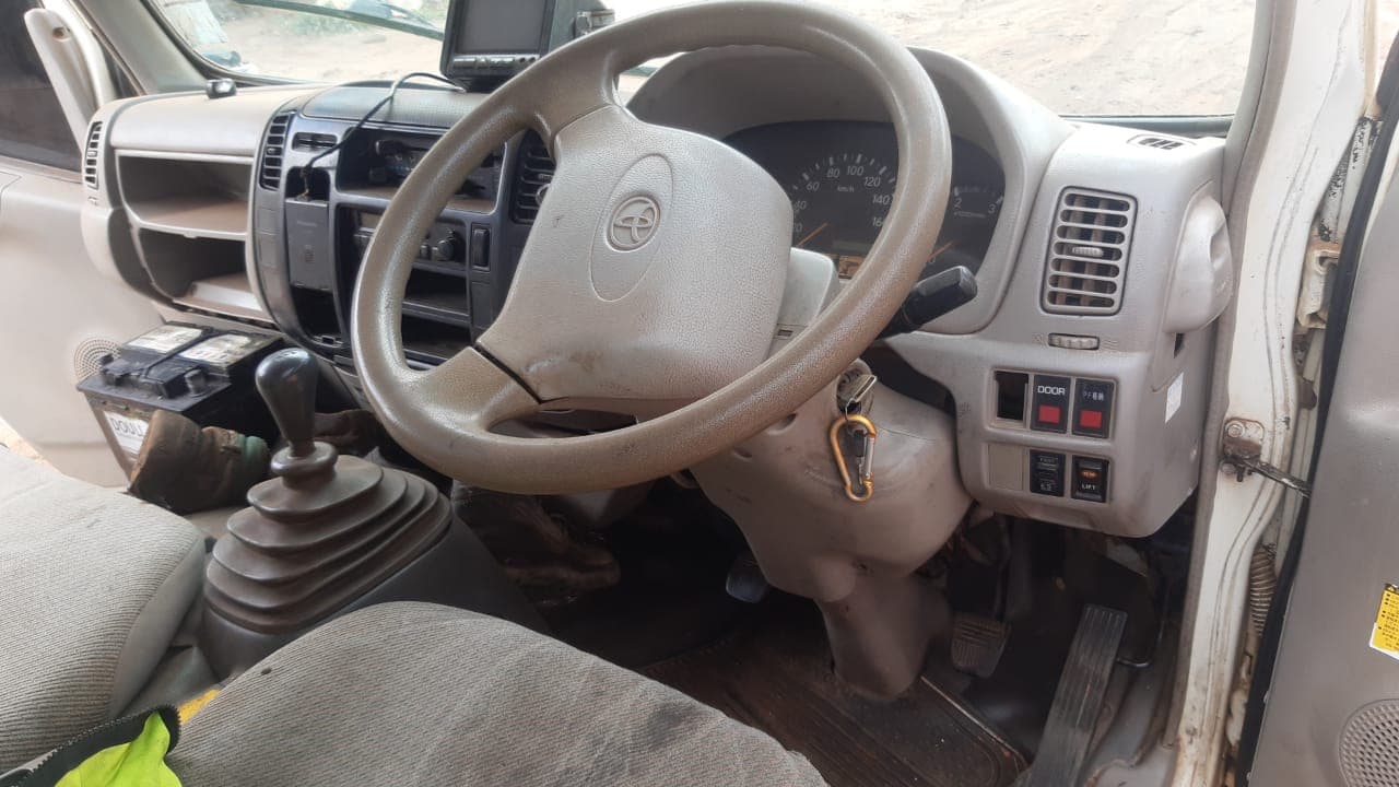 Hino Dutro · Ano 2004 — imagem 7