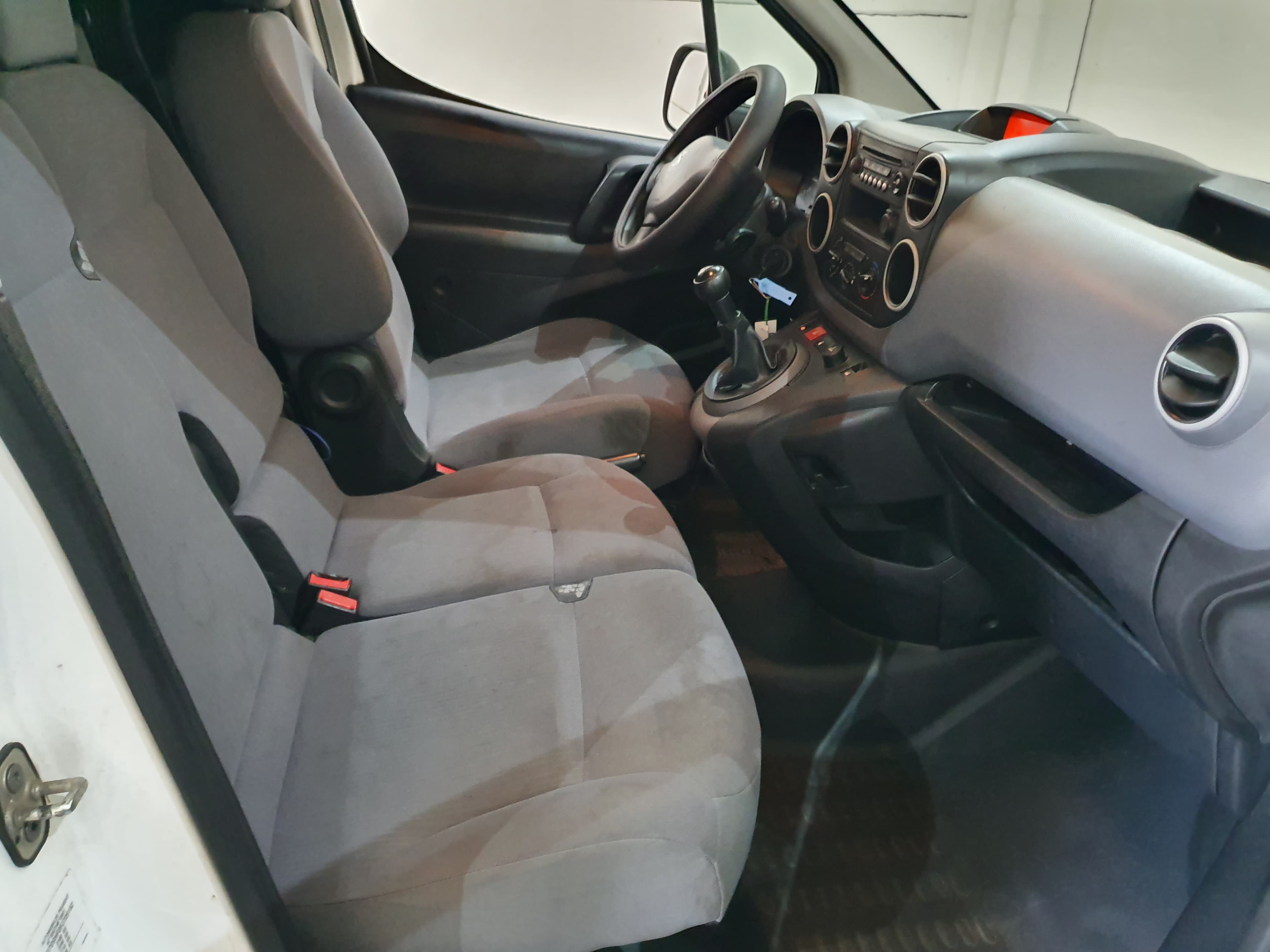 Peugeot Partner · Ano 2015 — imagem 22