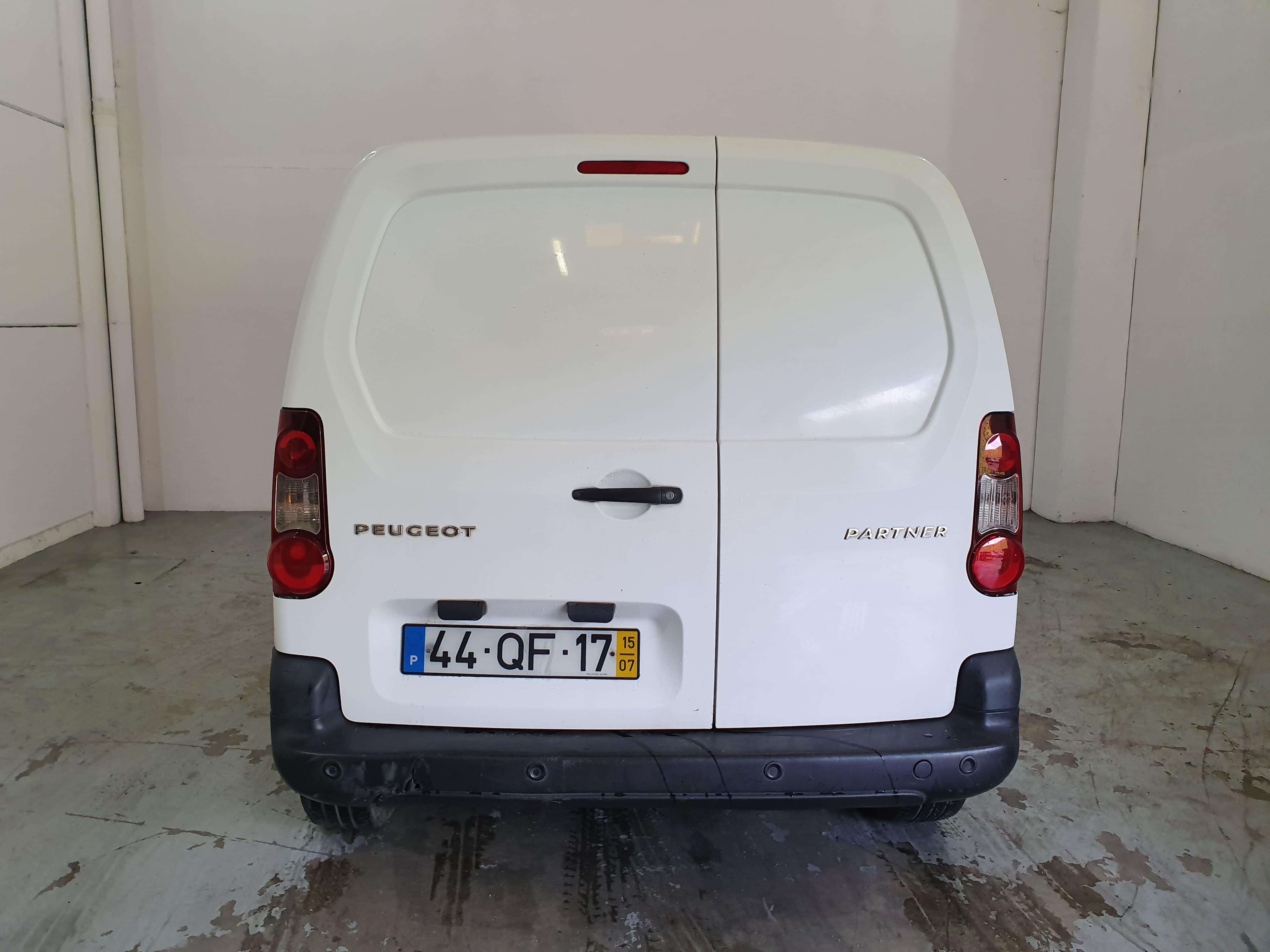 Peugeot Partner · Ano 2015 — imagem 5