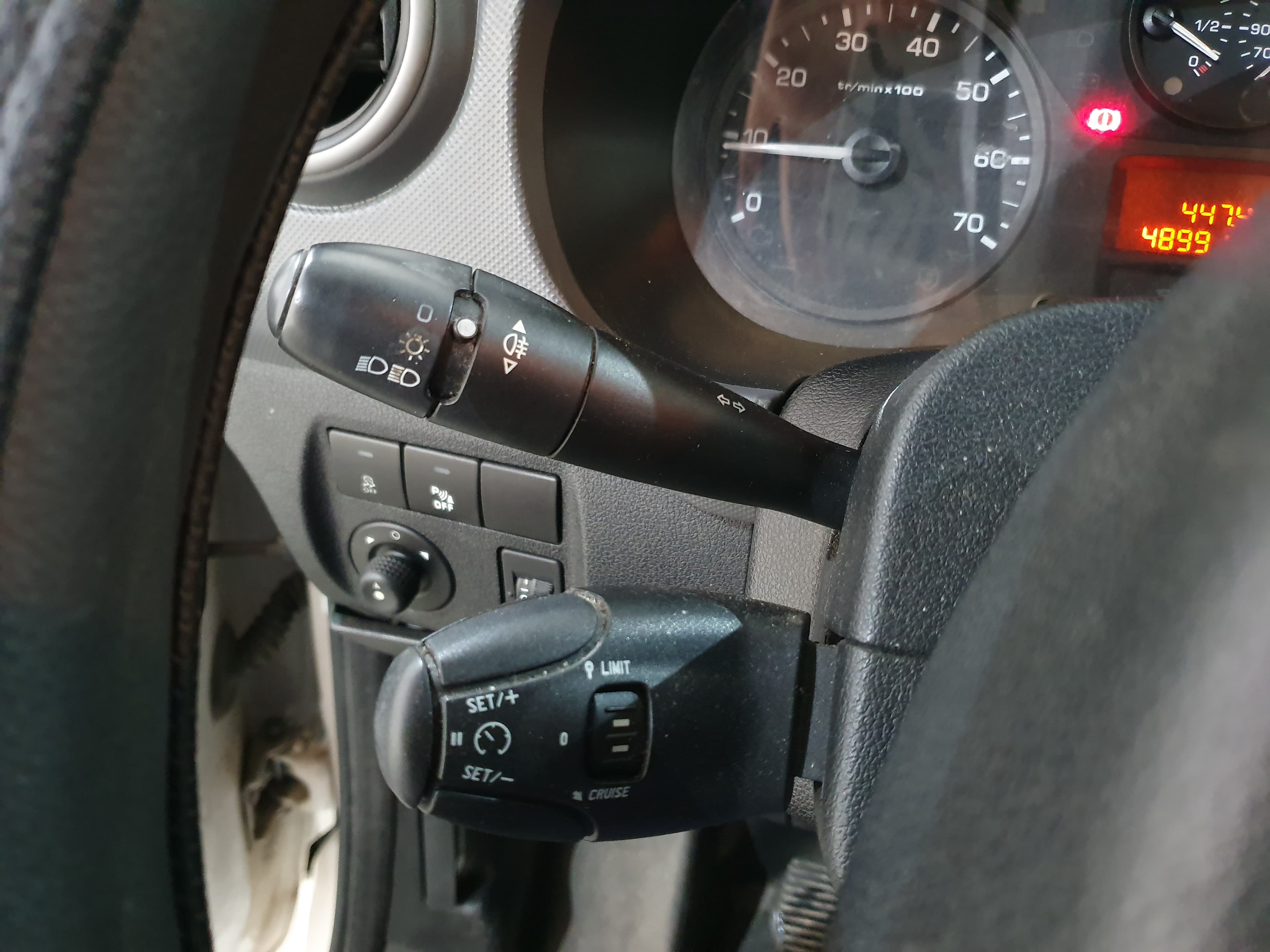 Peugeot Partner · Ano 2015 — imagem 34