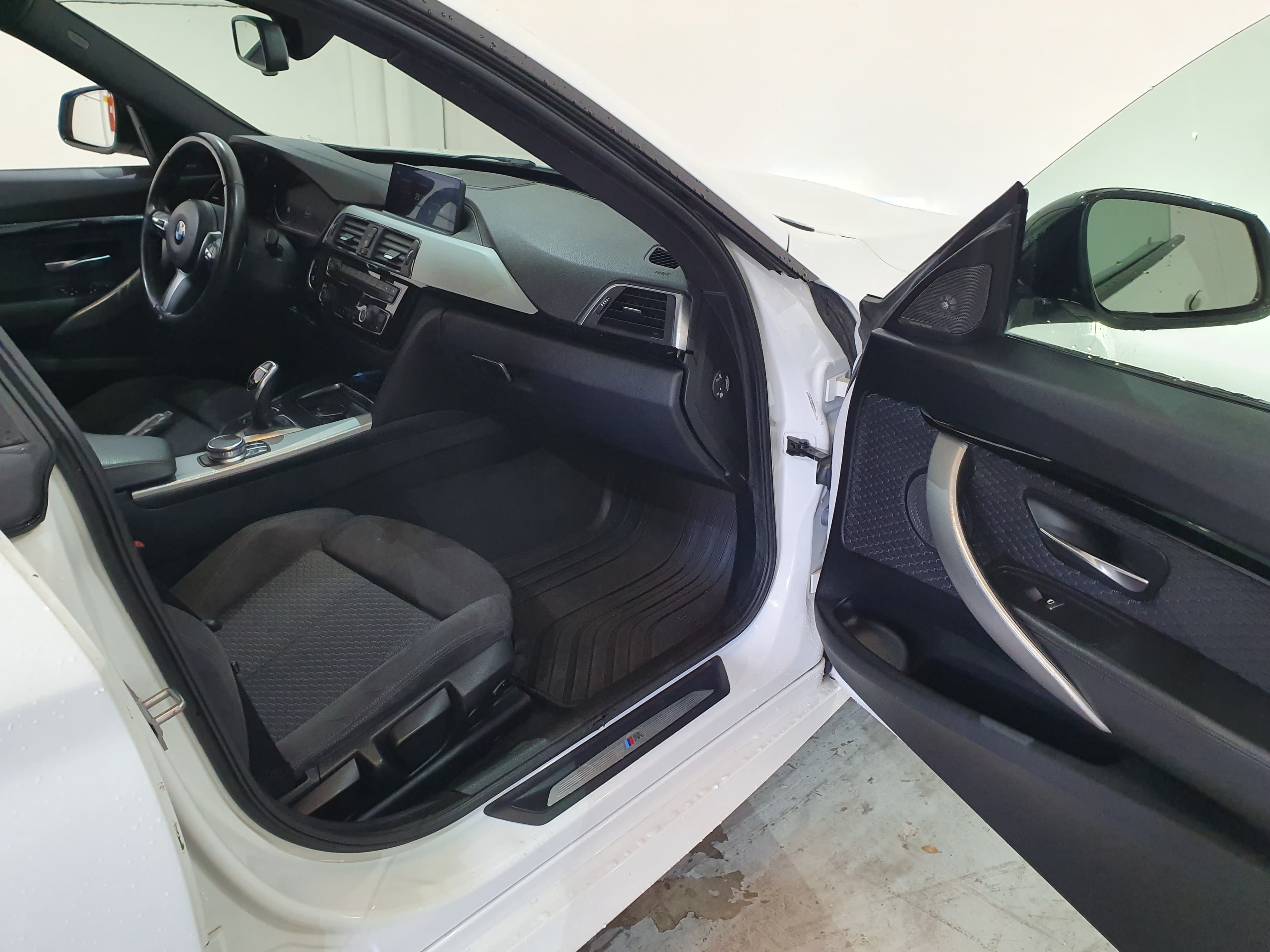 BMW 320D GT D Pack M · Ano 2017 — imagen 23