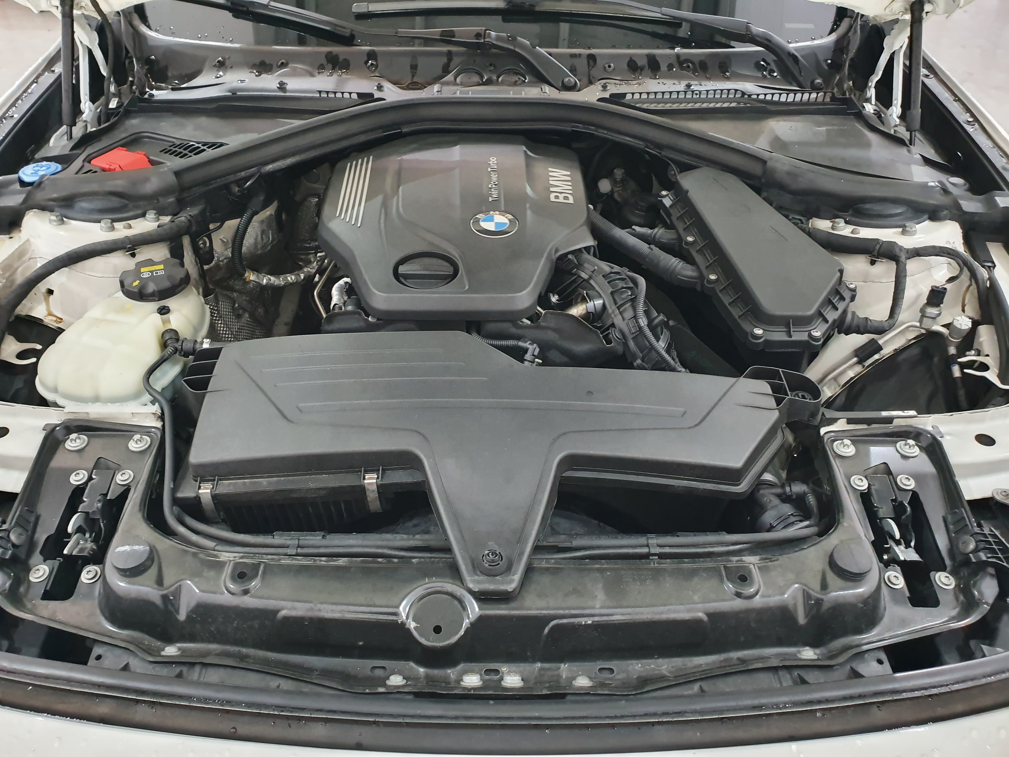 BMW 320D GT D Pack M · Ano 2017 — imagen 12