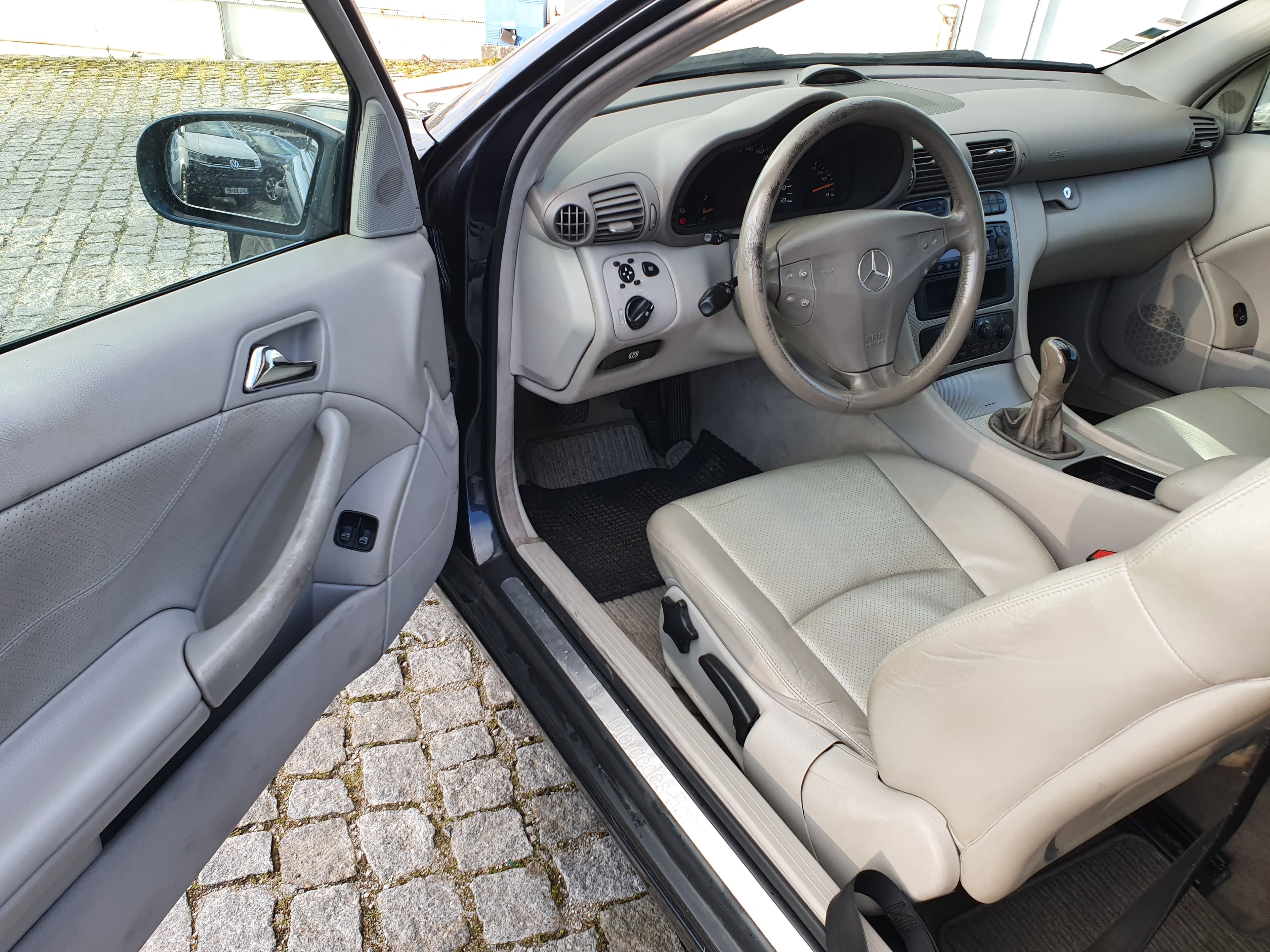 Mercedes-Benz C220 CDI · Ano 2004 — imagen 23