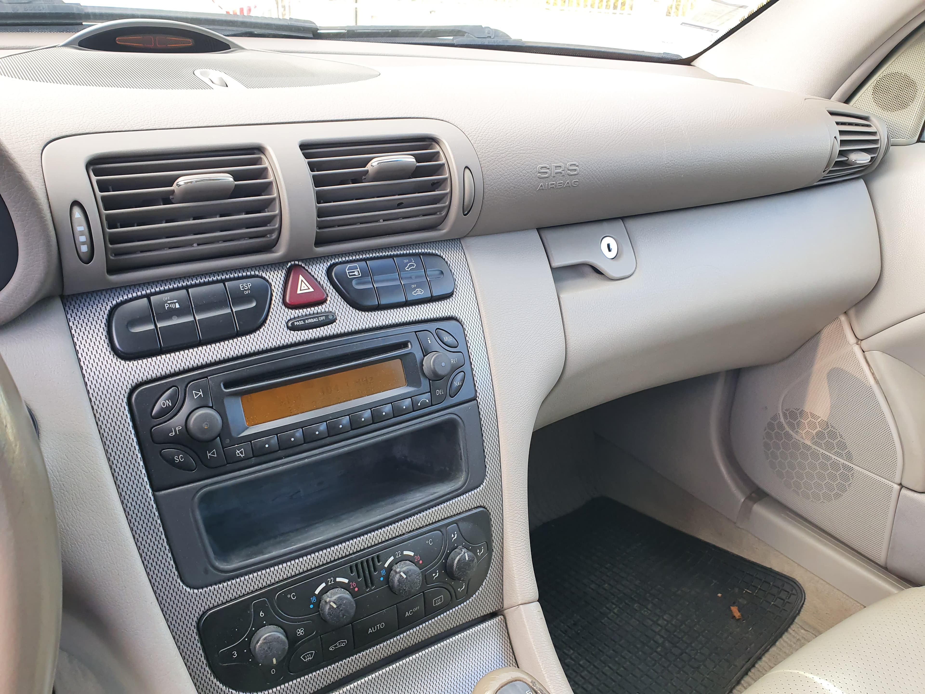 Mercedes-Benz C220 CDI · Ano 2004 — imagen 28