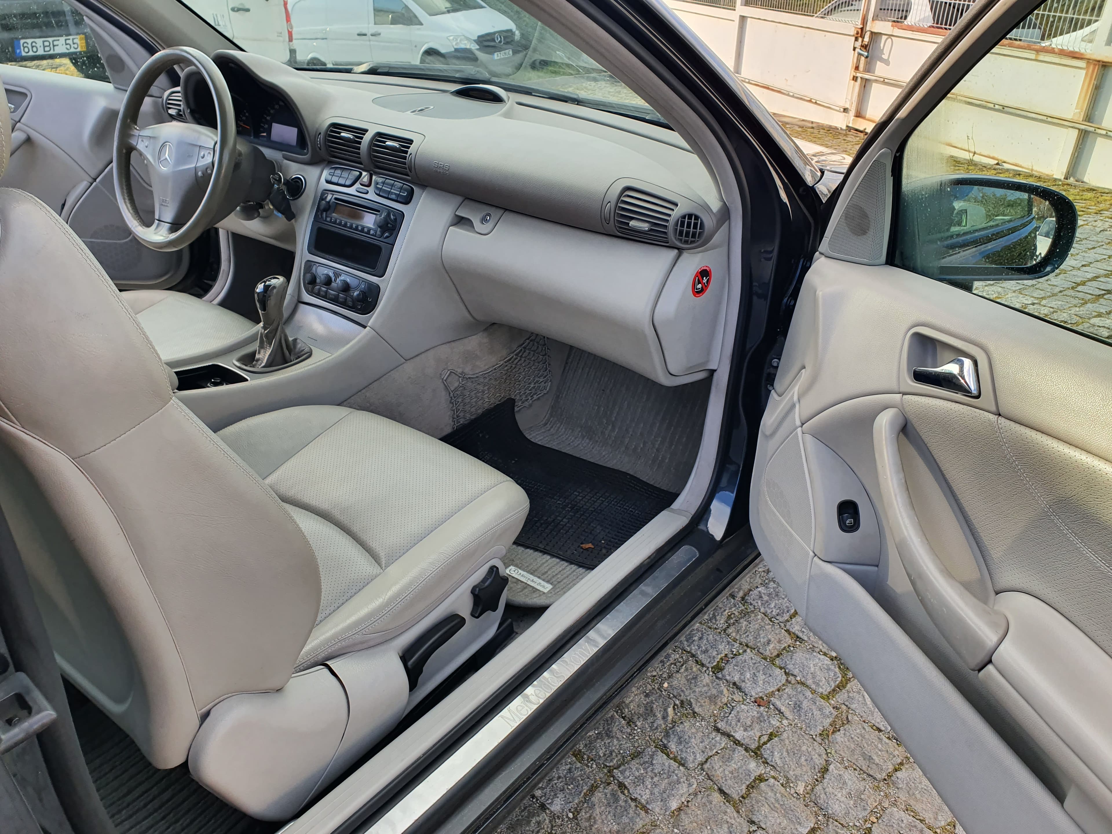 Mercedes-Benz C220 CDI · Ano 2004 — imagen 19