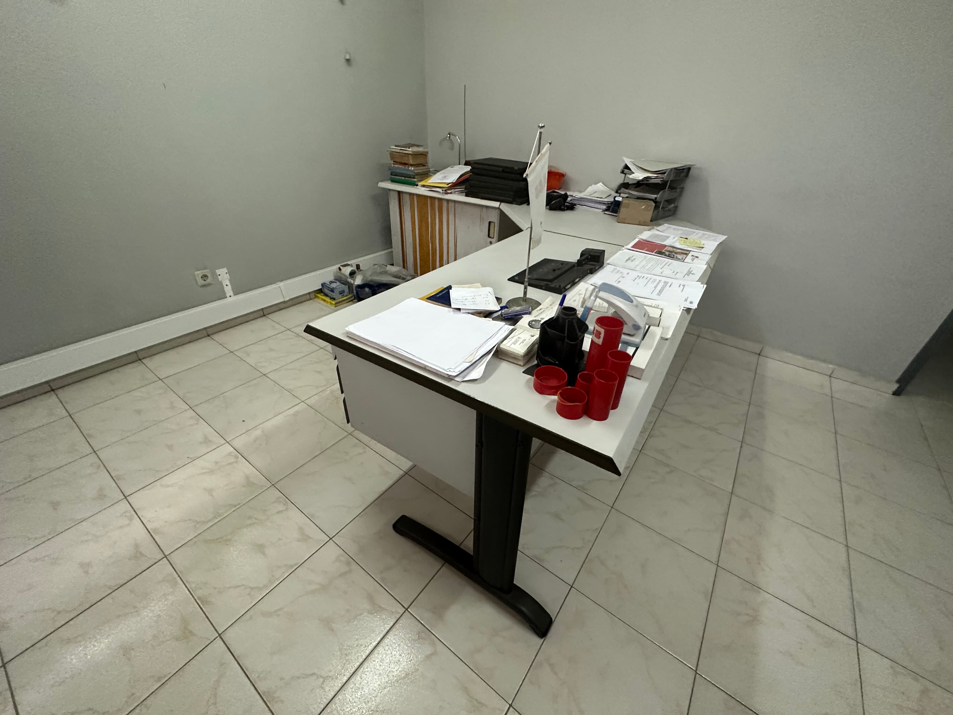 Mesa de escritório — image 3