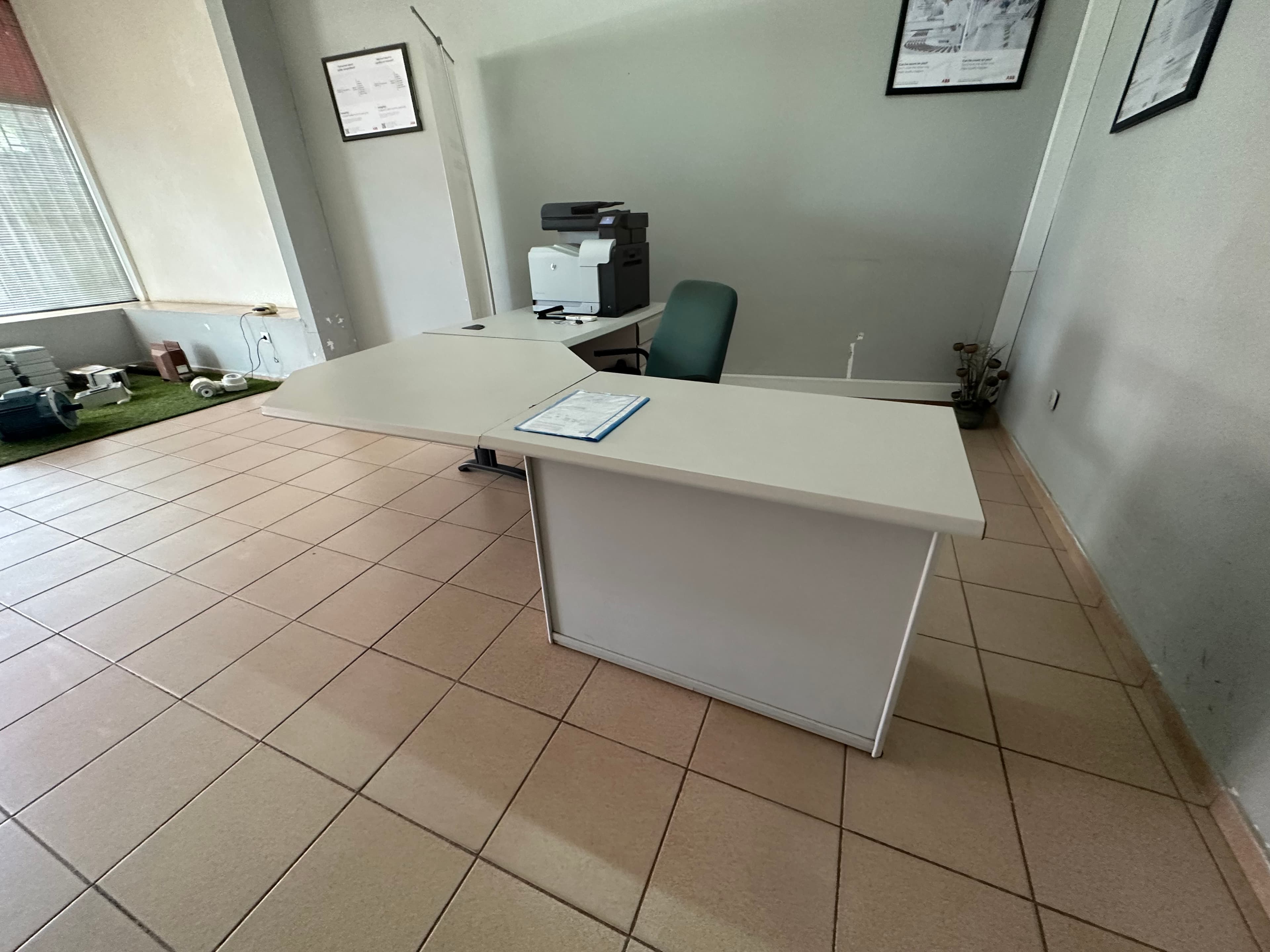 Mesa de escritório — imagem 4