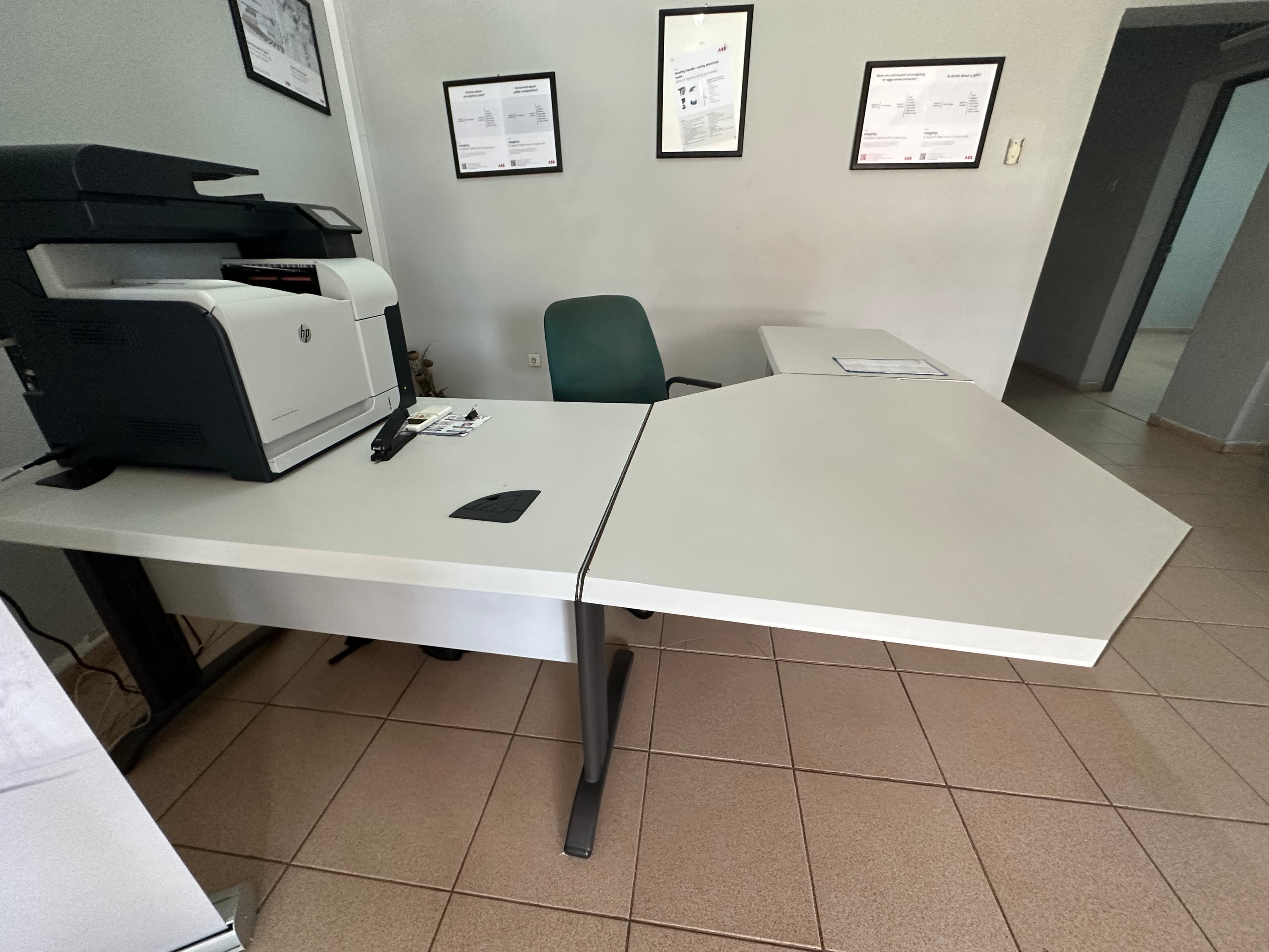 Mesa de escritório — imagem 2