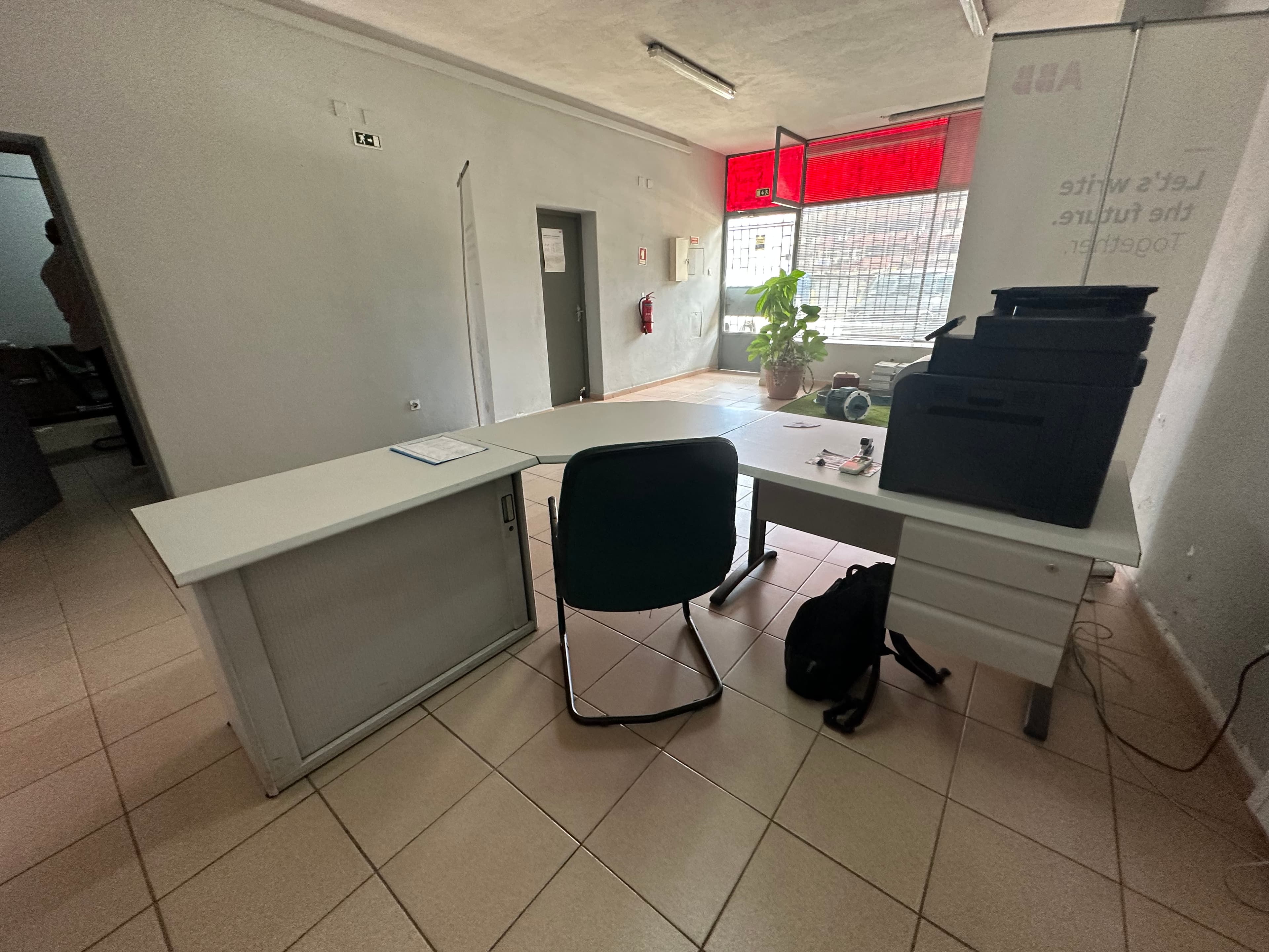 Mesa de escritório — imagem 3