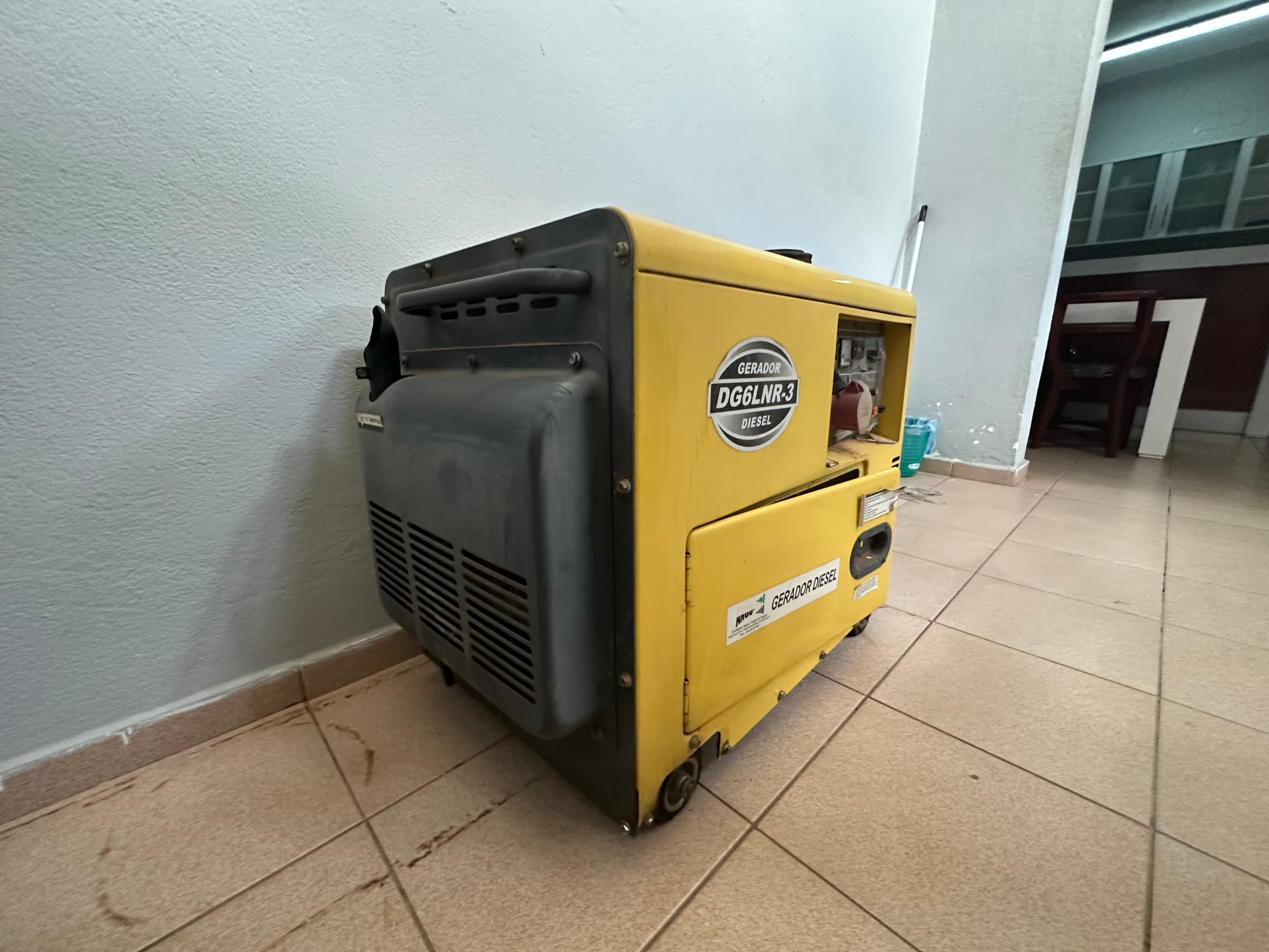 Gerador a Diesel de 7 KVA — imagen 5