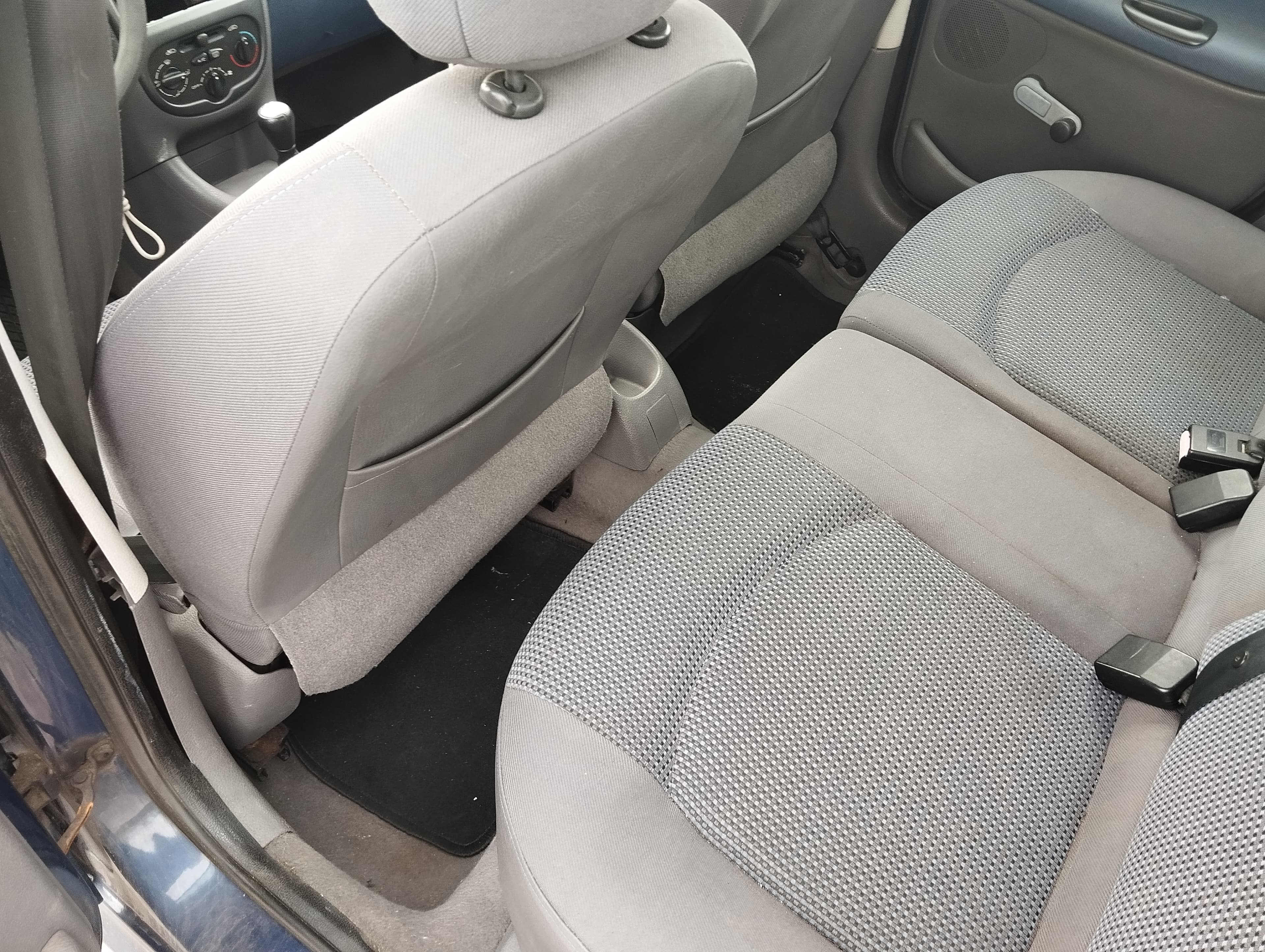 Peugeot 206 · Ano 2002 — imagen 21
