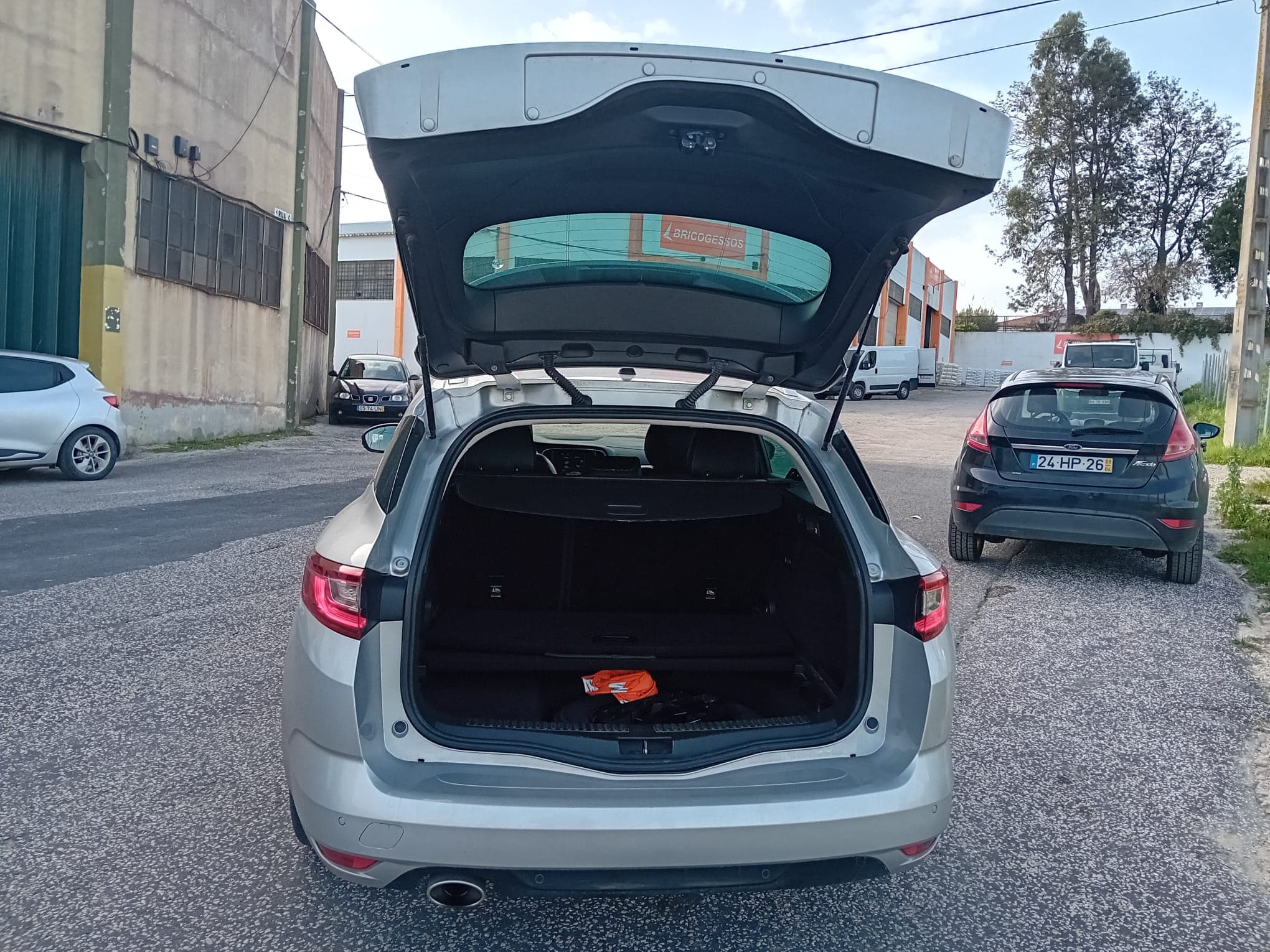 Renault Mégane IV Sport Tourer · Ano 2017 — imagem 6