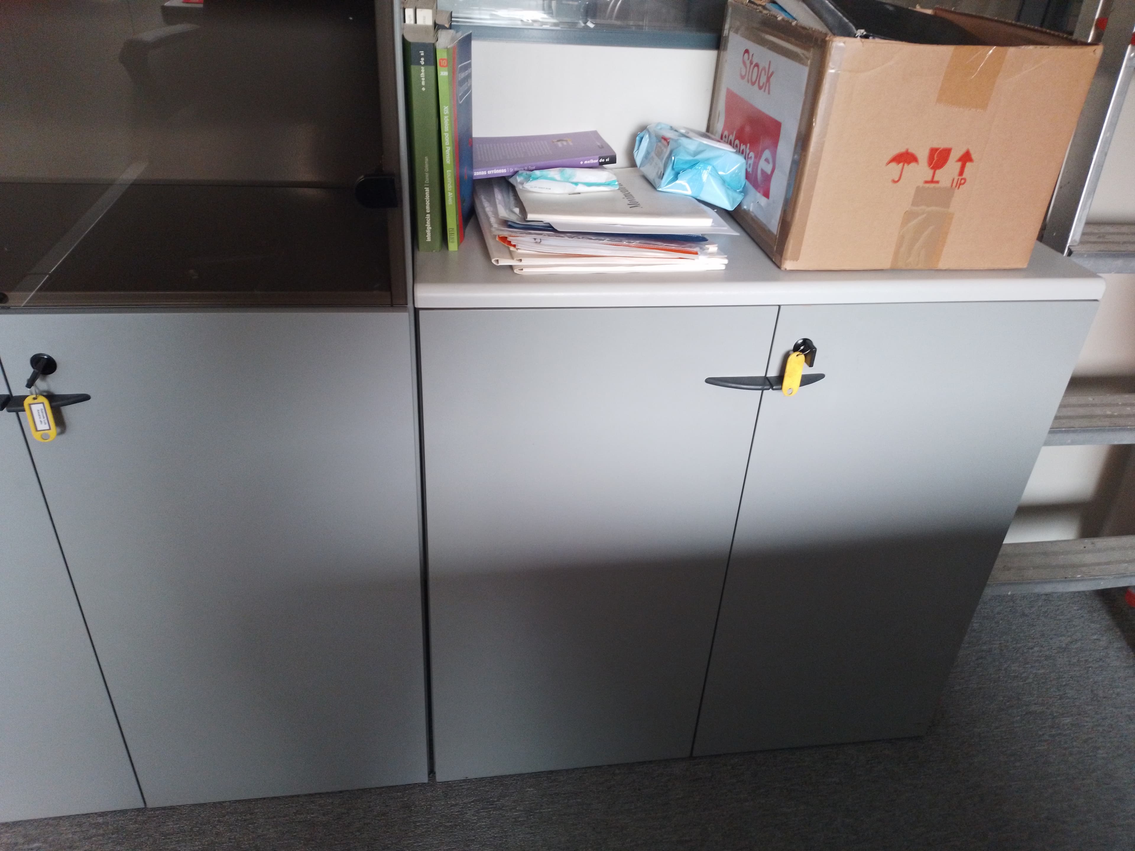 Material Informático · Mobiliário de Escritório — image 33