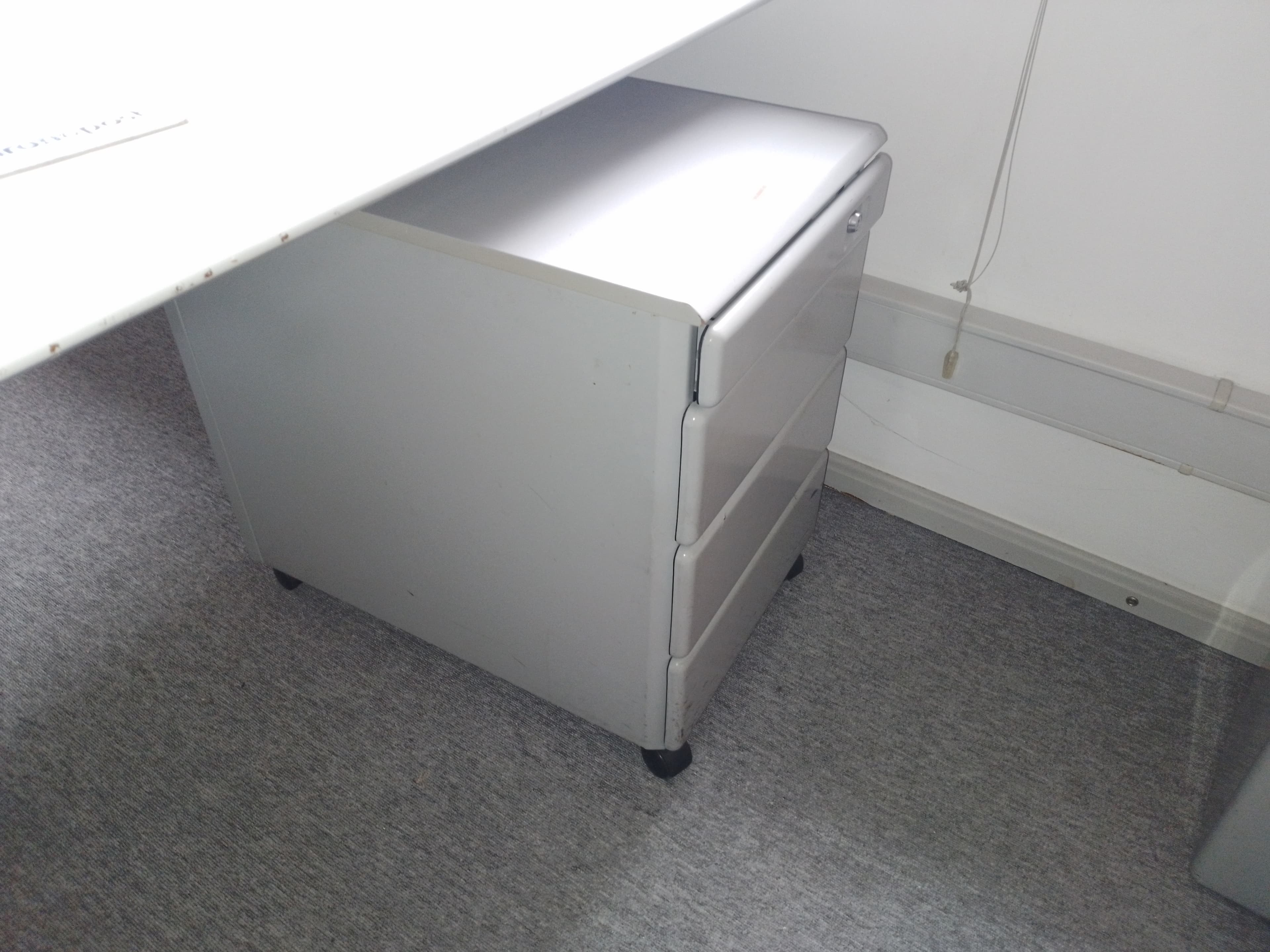 Material Informático · Mobiliário de Escritório — image 25