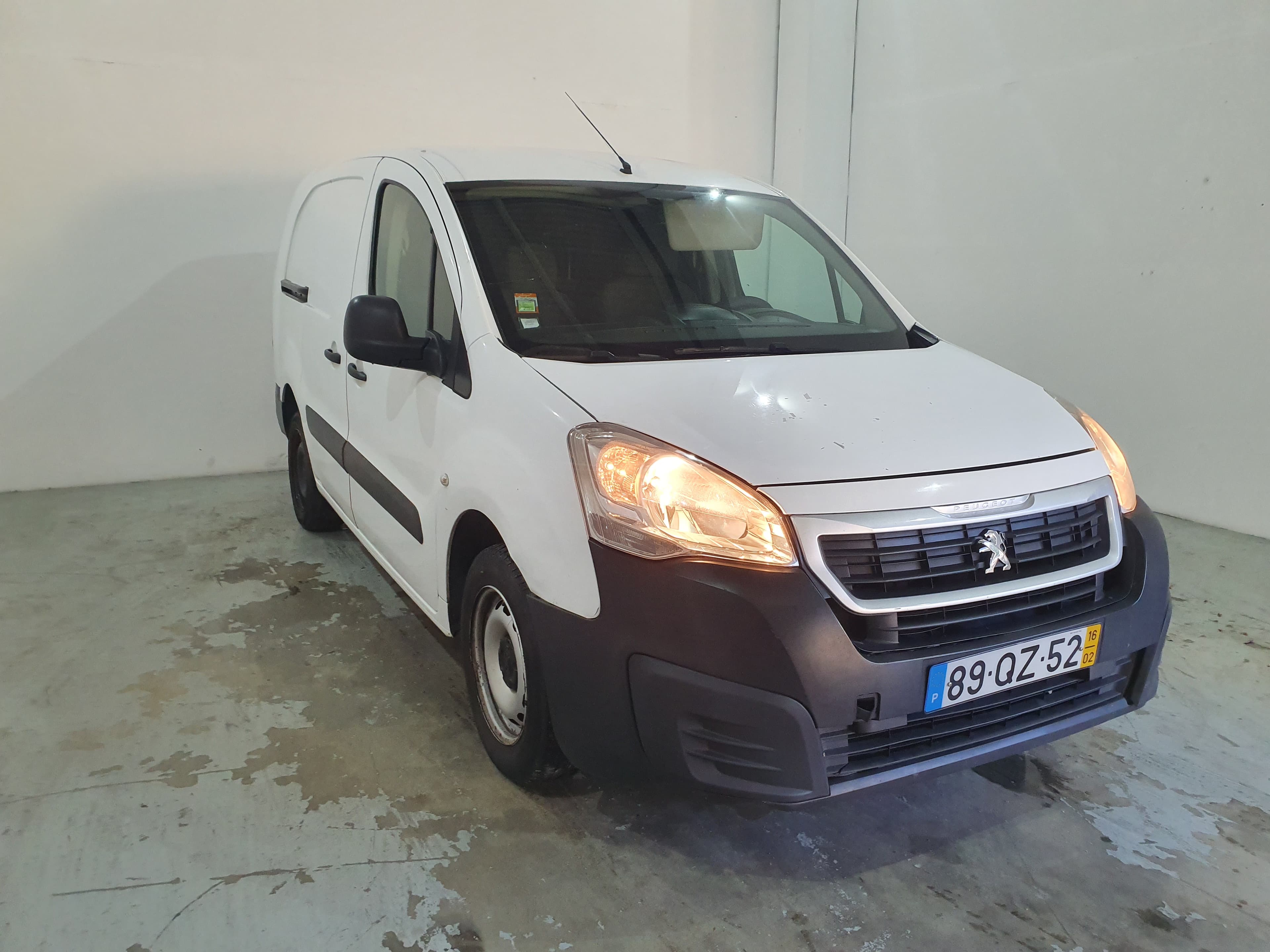 Peugeot Partner · Ano 2016 — imagem 3
