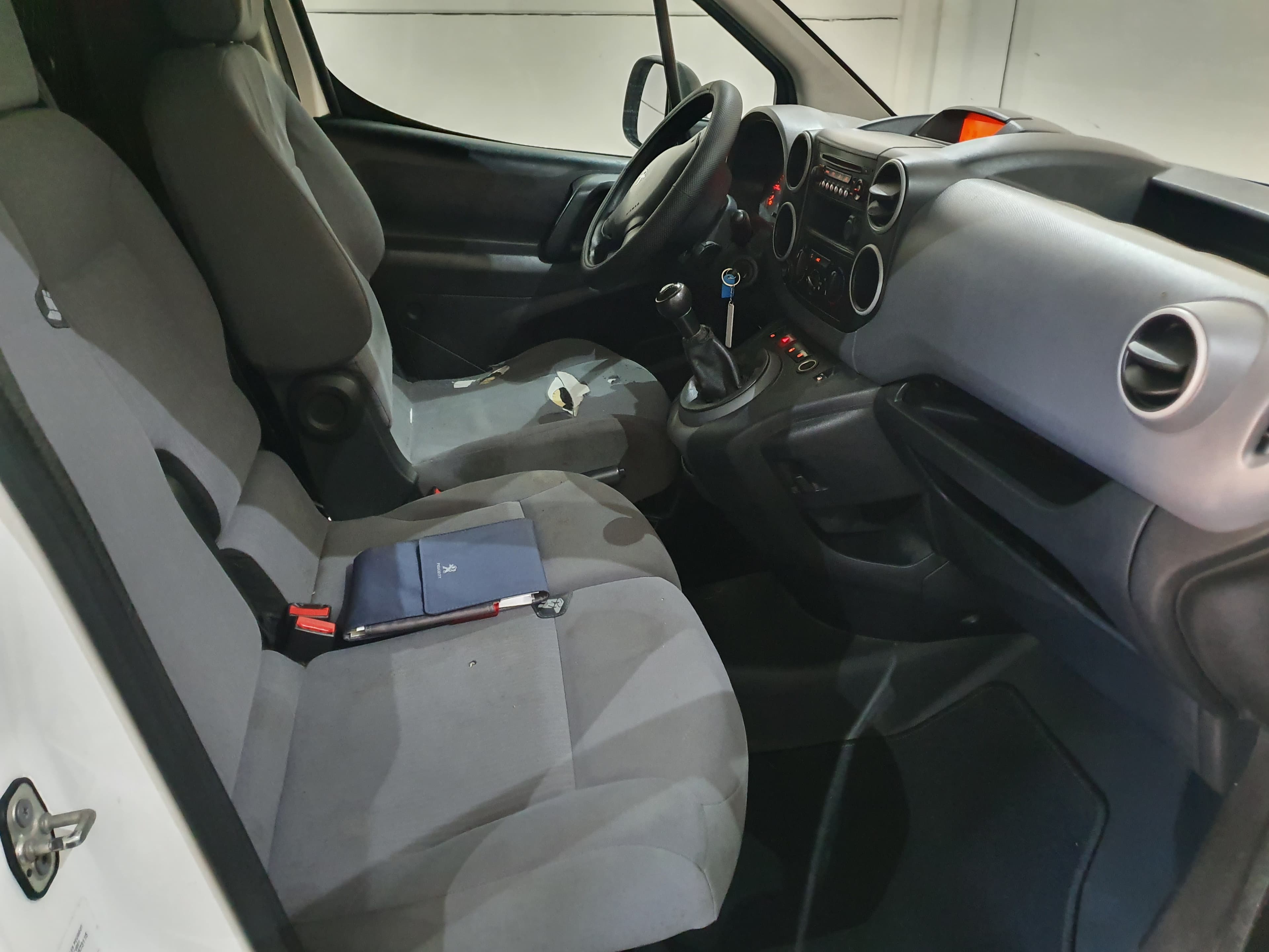 Peugeot Partner · Ano 2016 — imagem 26
