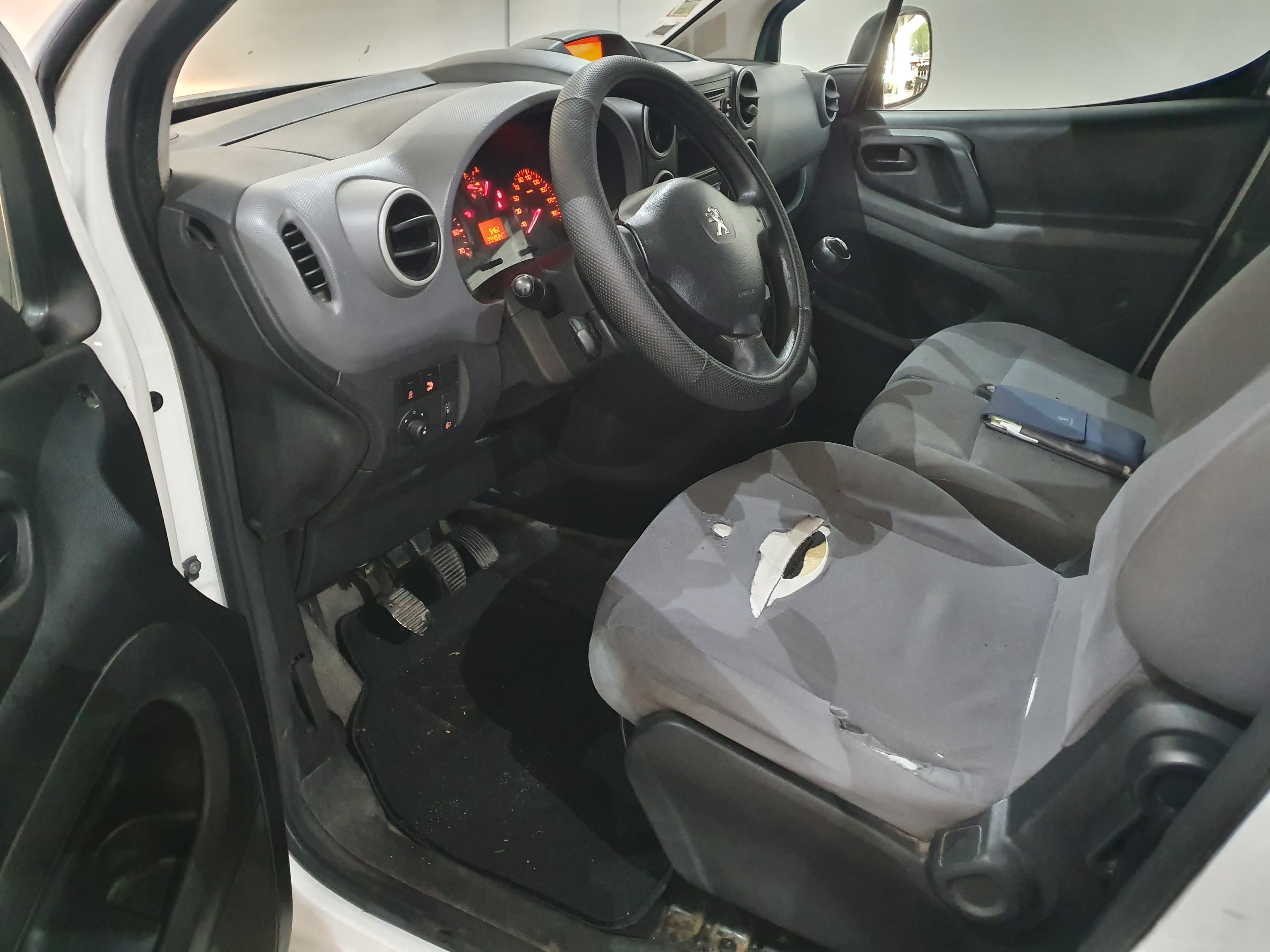 Peugeot Partner · Ano 2016 — imagem 27
