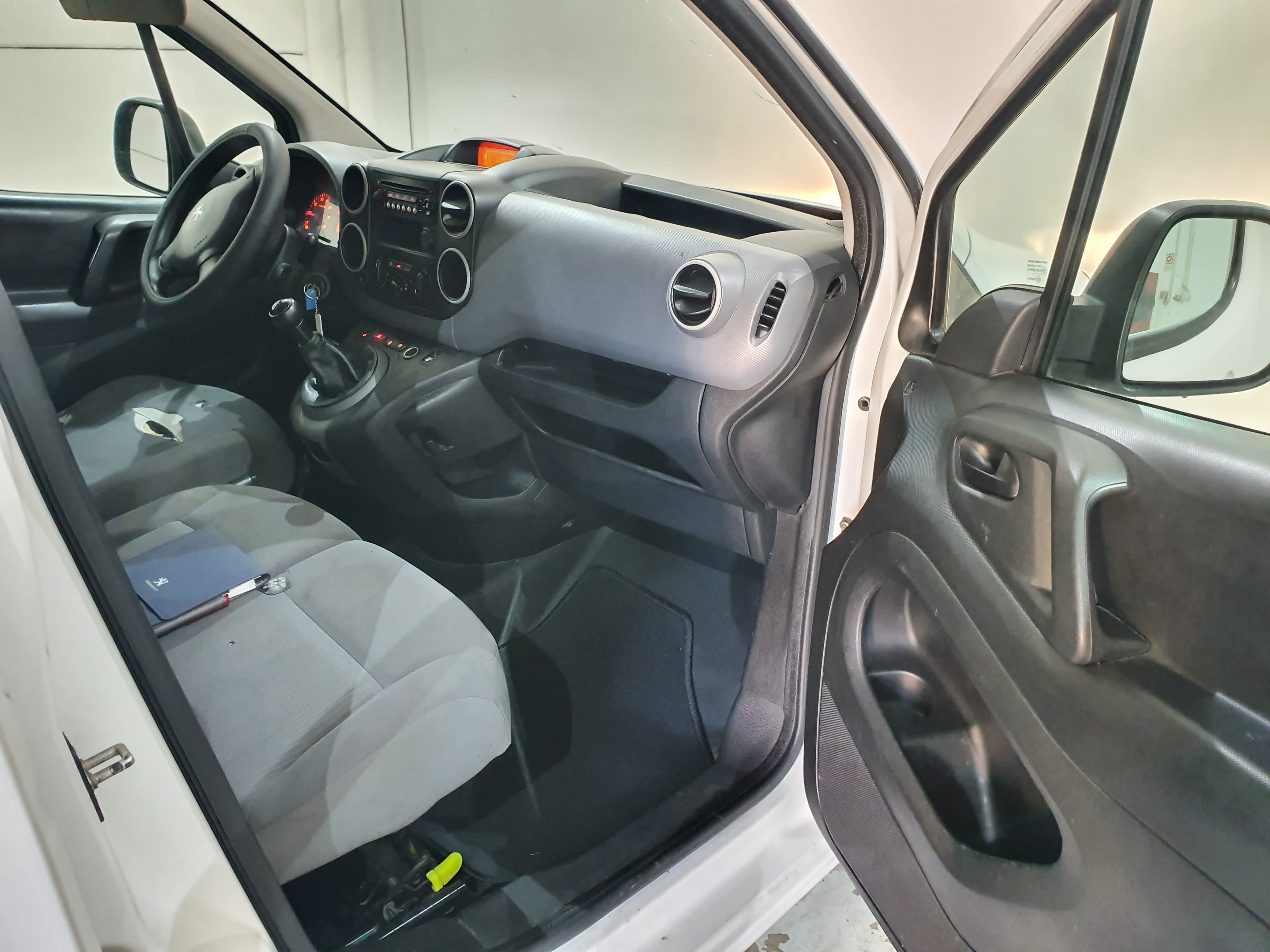 Peugeot Partner · Ano 2016 — imagem 24