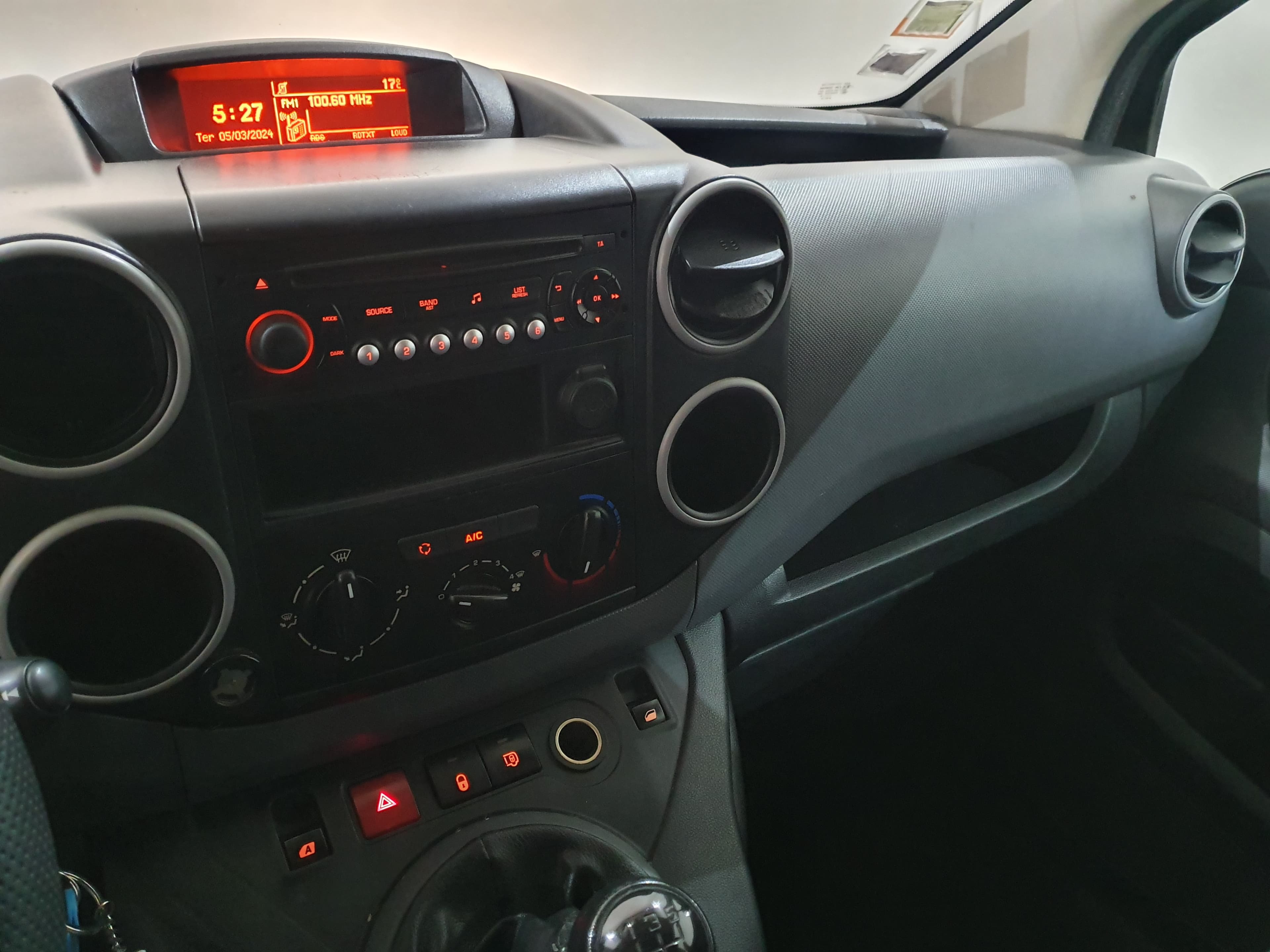 Peugeot Partner · Ano 2016 — imagem 40