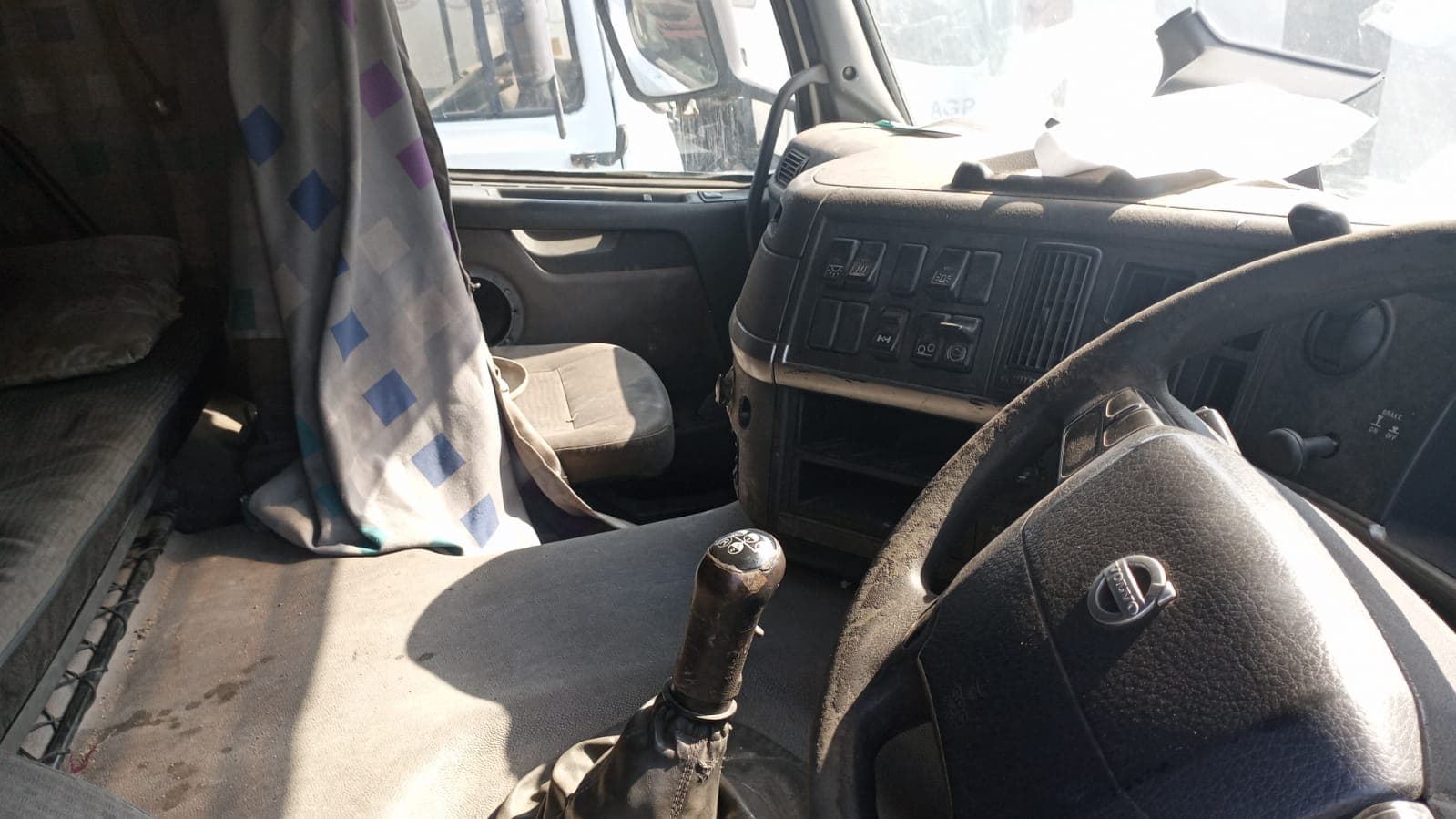 Volvo FM12 — image 2