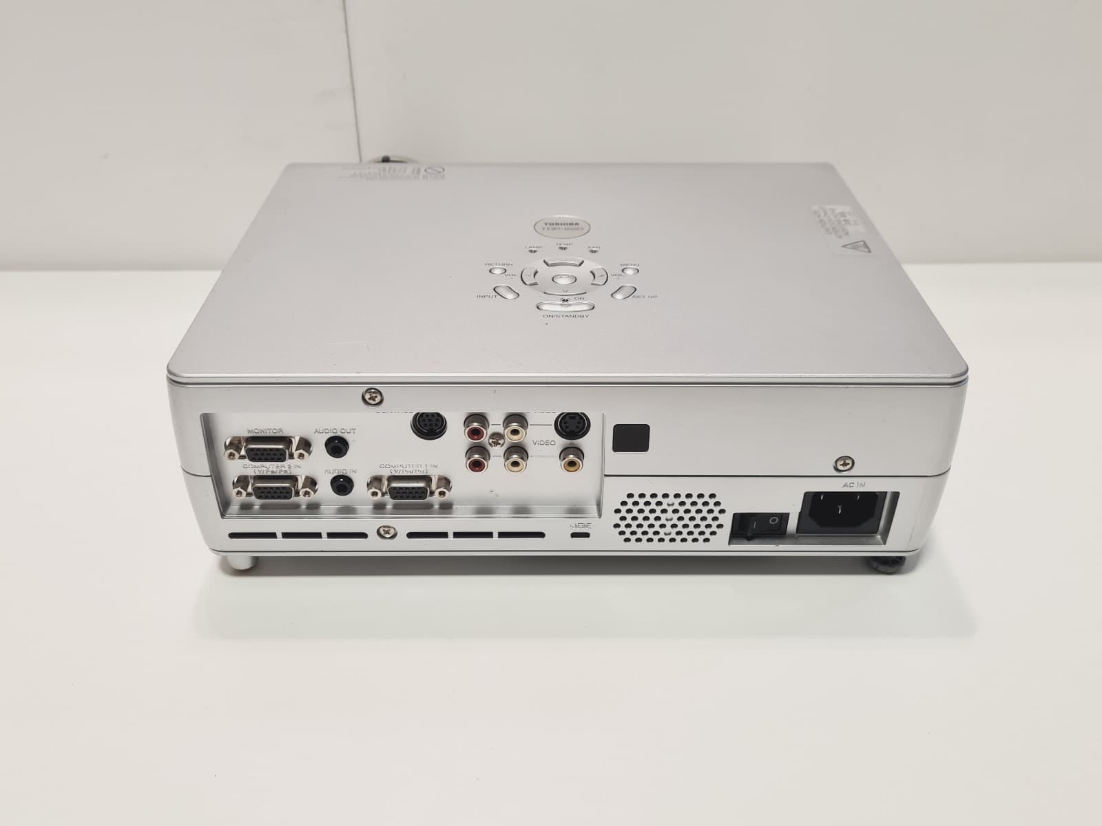 Projetor Toshiba TDP-S20 — imagem 3