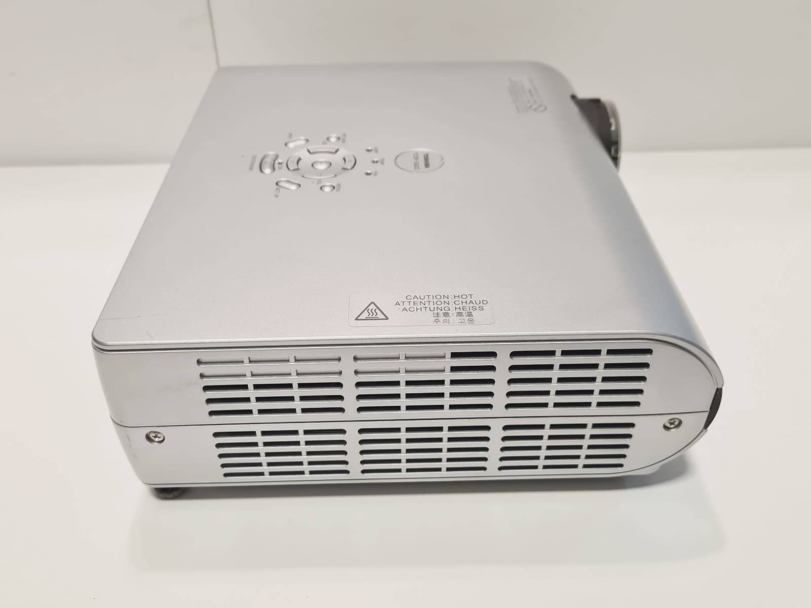 Projetor Toshiba TDP-S20 — imagem 4