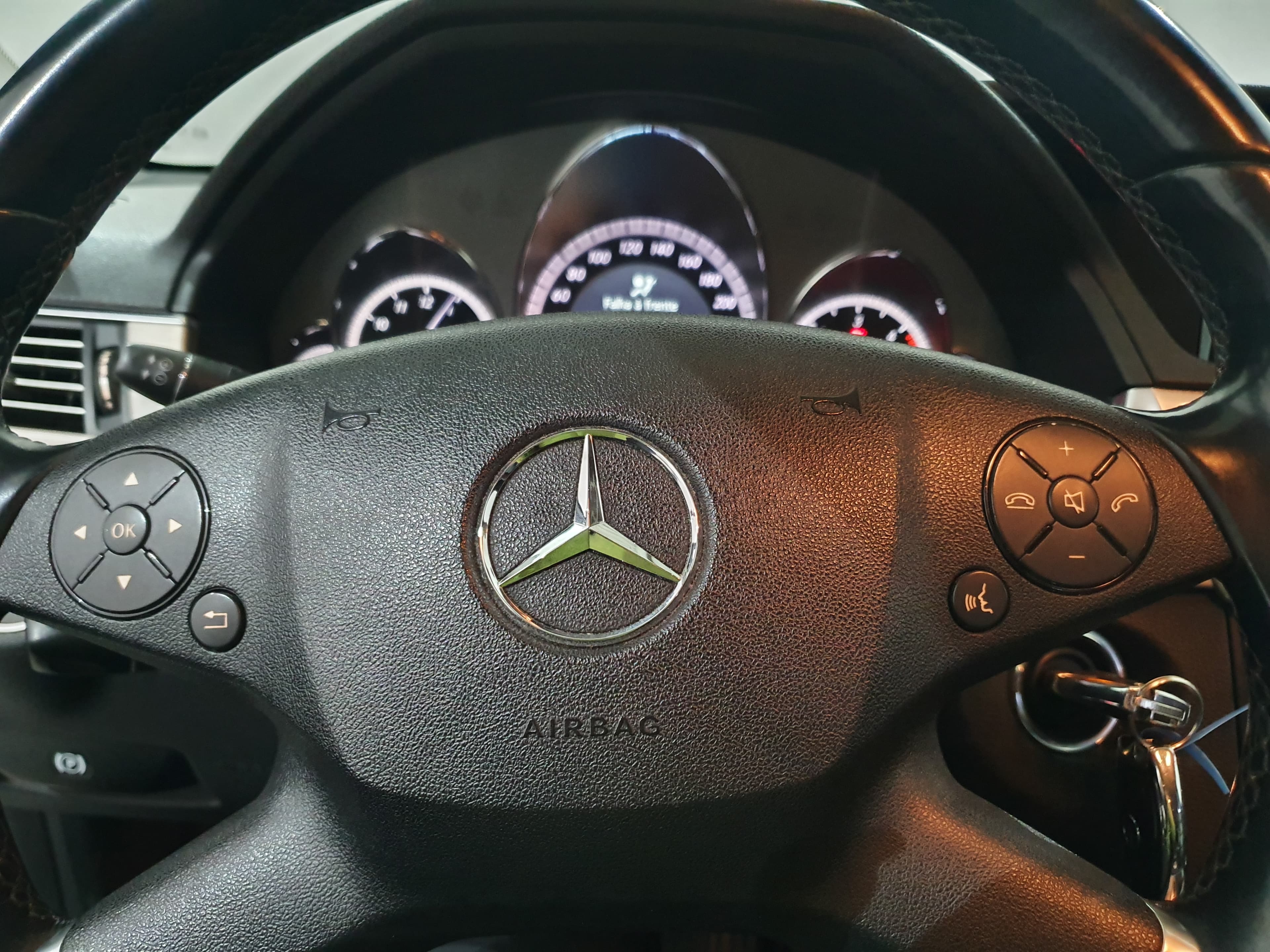 Mercedes-Benz E 250 CDI · Ano 2010 — imagem 36