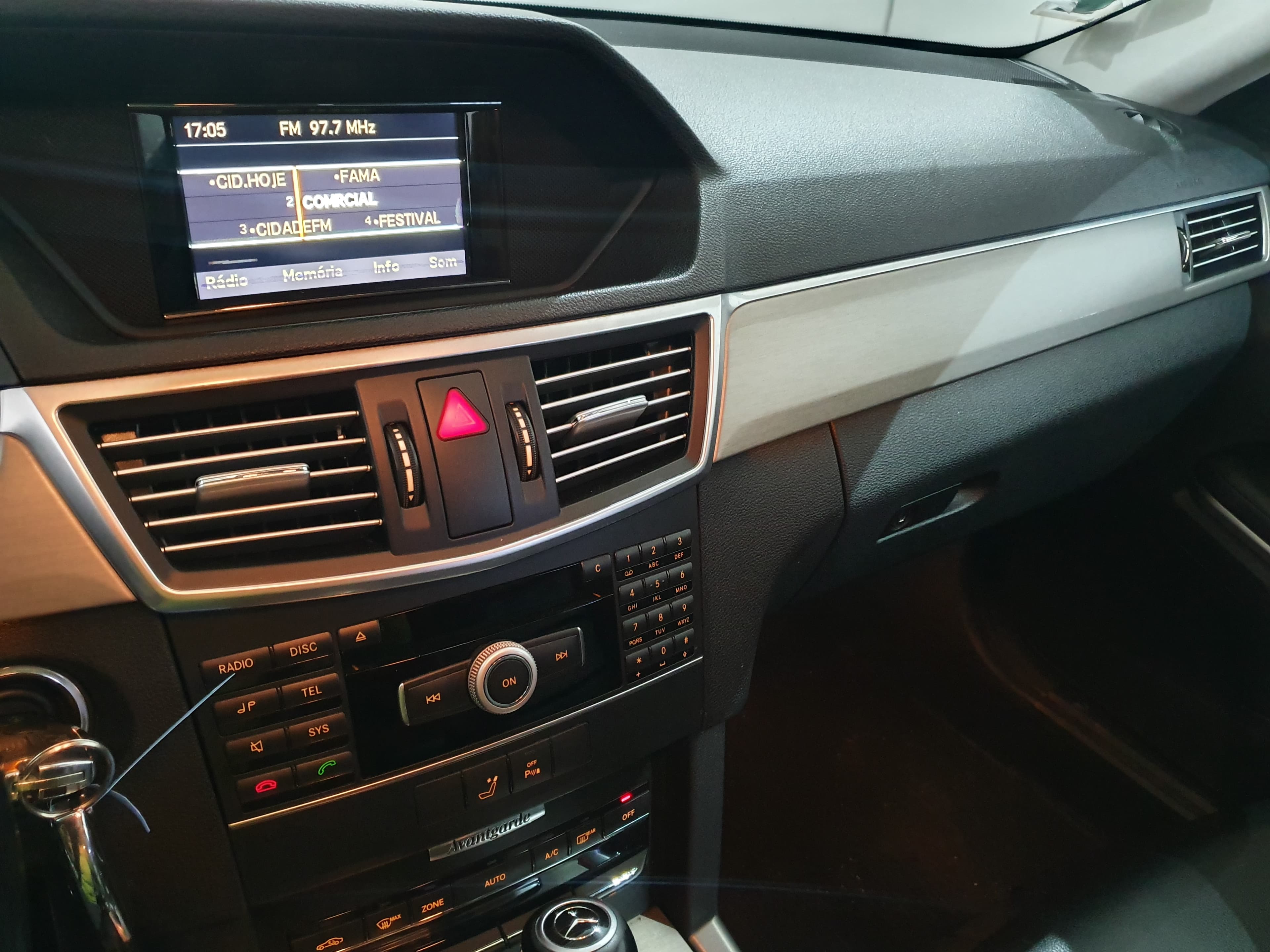 Mercedes-Benz E 250 CDI · Ano 2010 — imagem 39