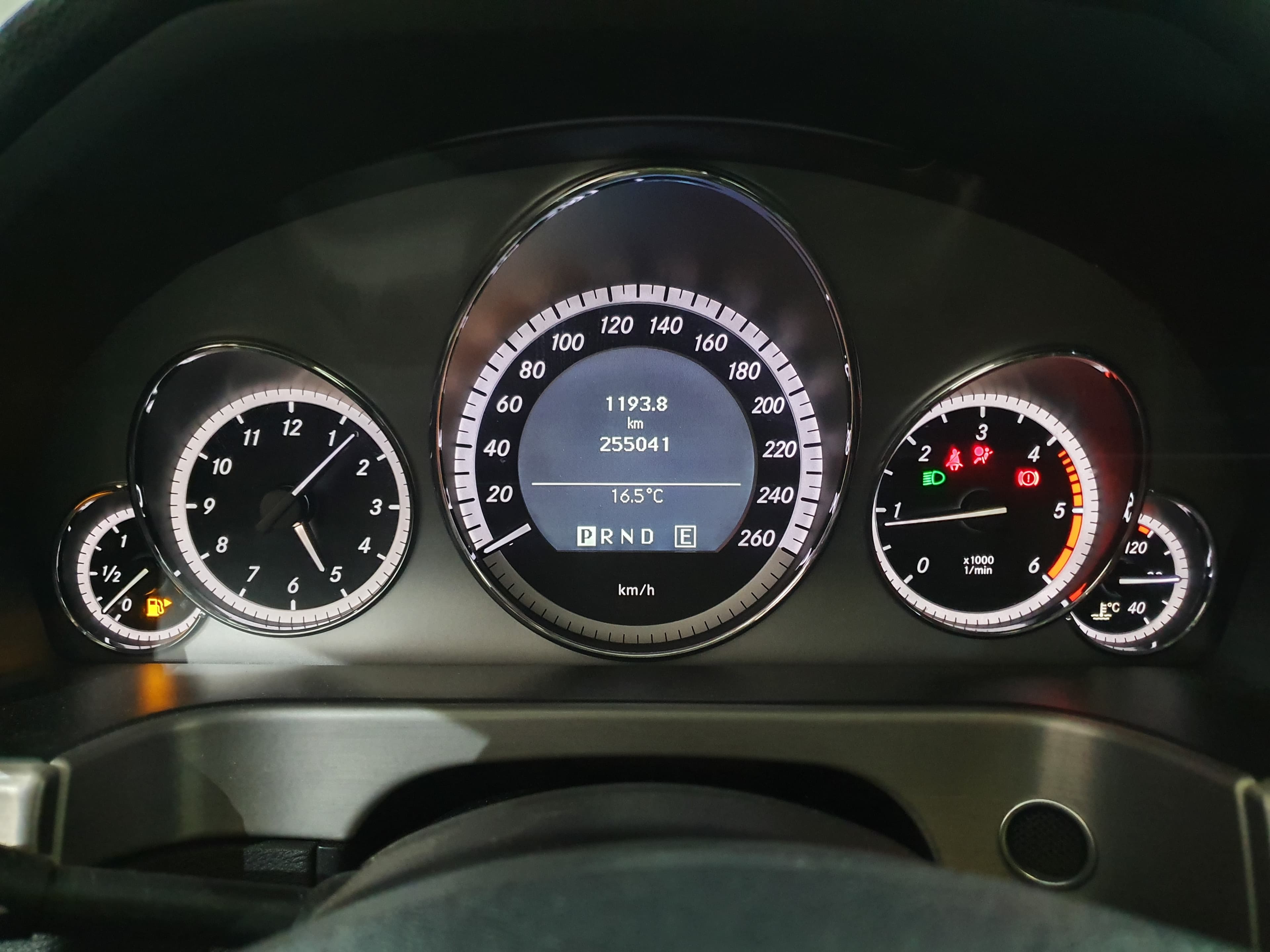Mercedes-Benz E 250 CDI · Ano 2010 — imagem 40