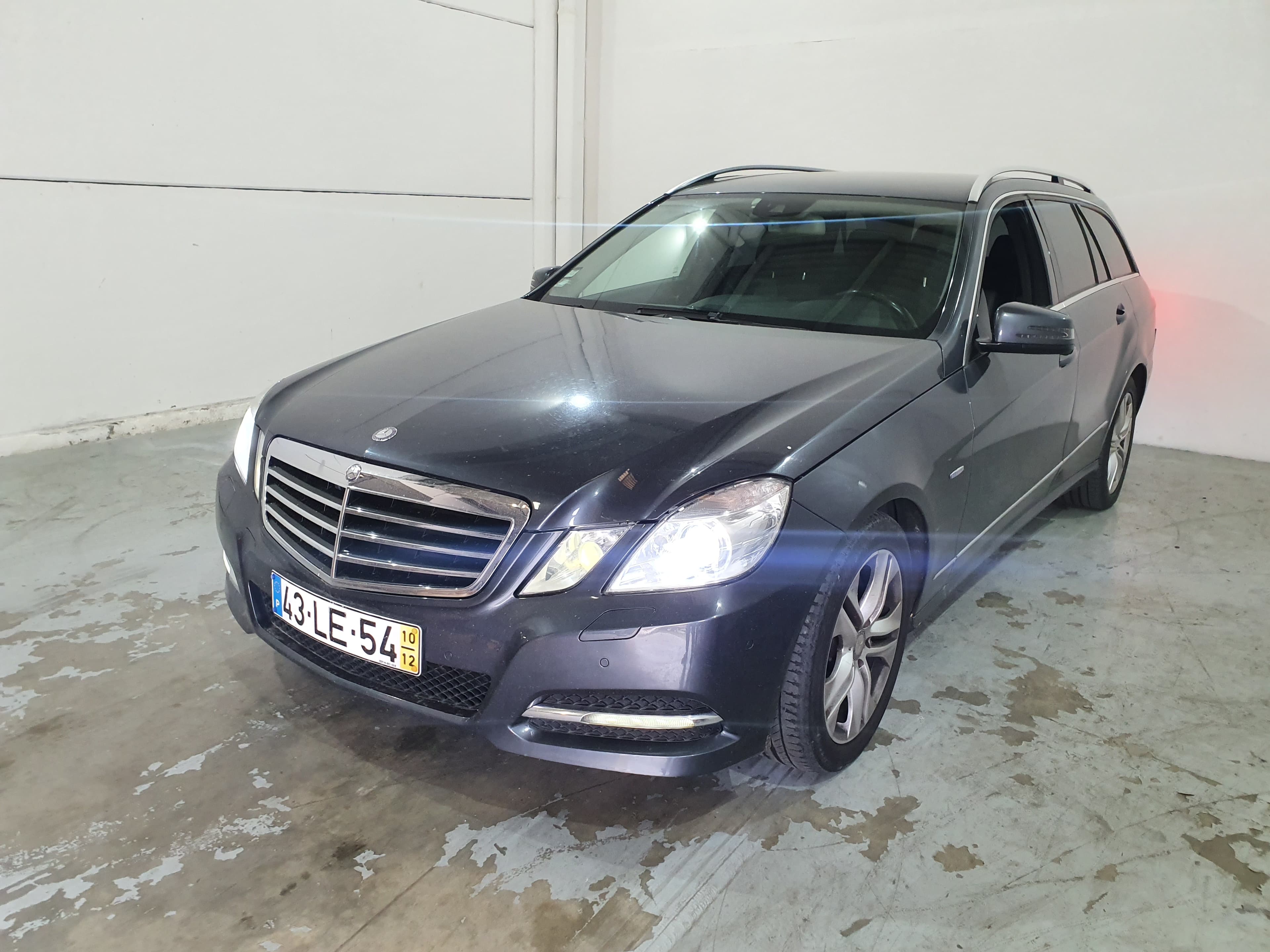 Mercedes-Benz E 250 CDI · Ano 2010 — imagem 1