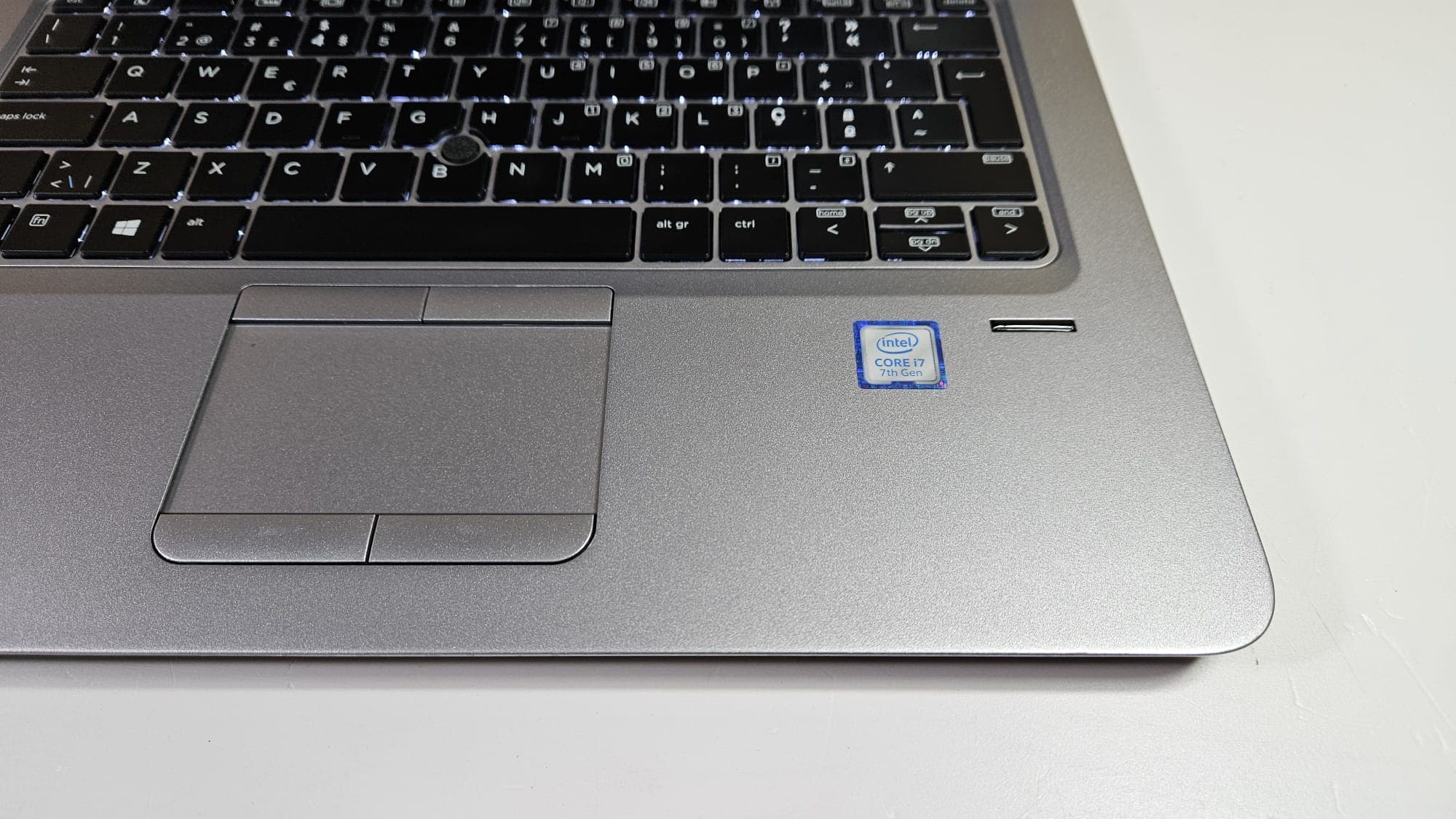 Portátil HP EliteBook 820 G4 — image 7
