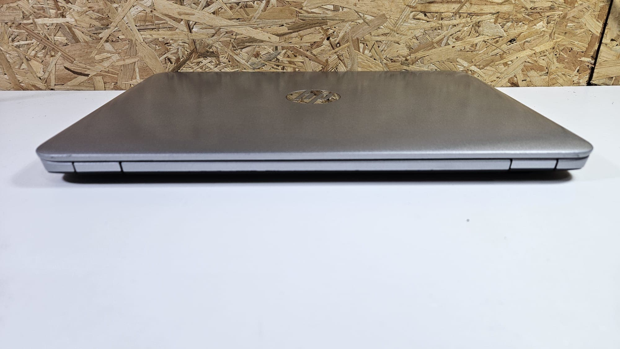 Portátil HP EliteBook 820 G4 — image 3