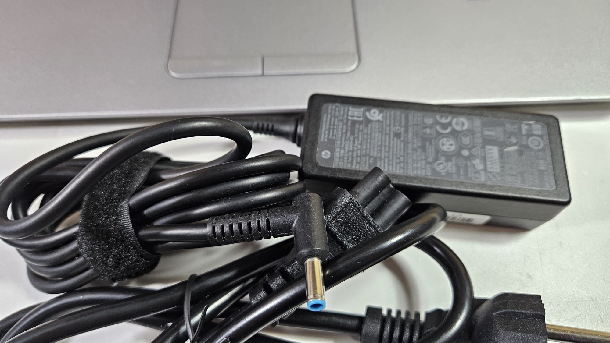 Portátil HP EliteBook 820 G4 — image 6
