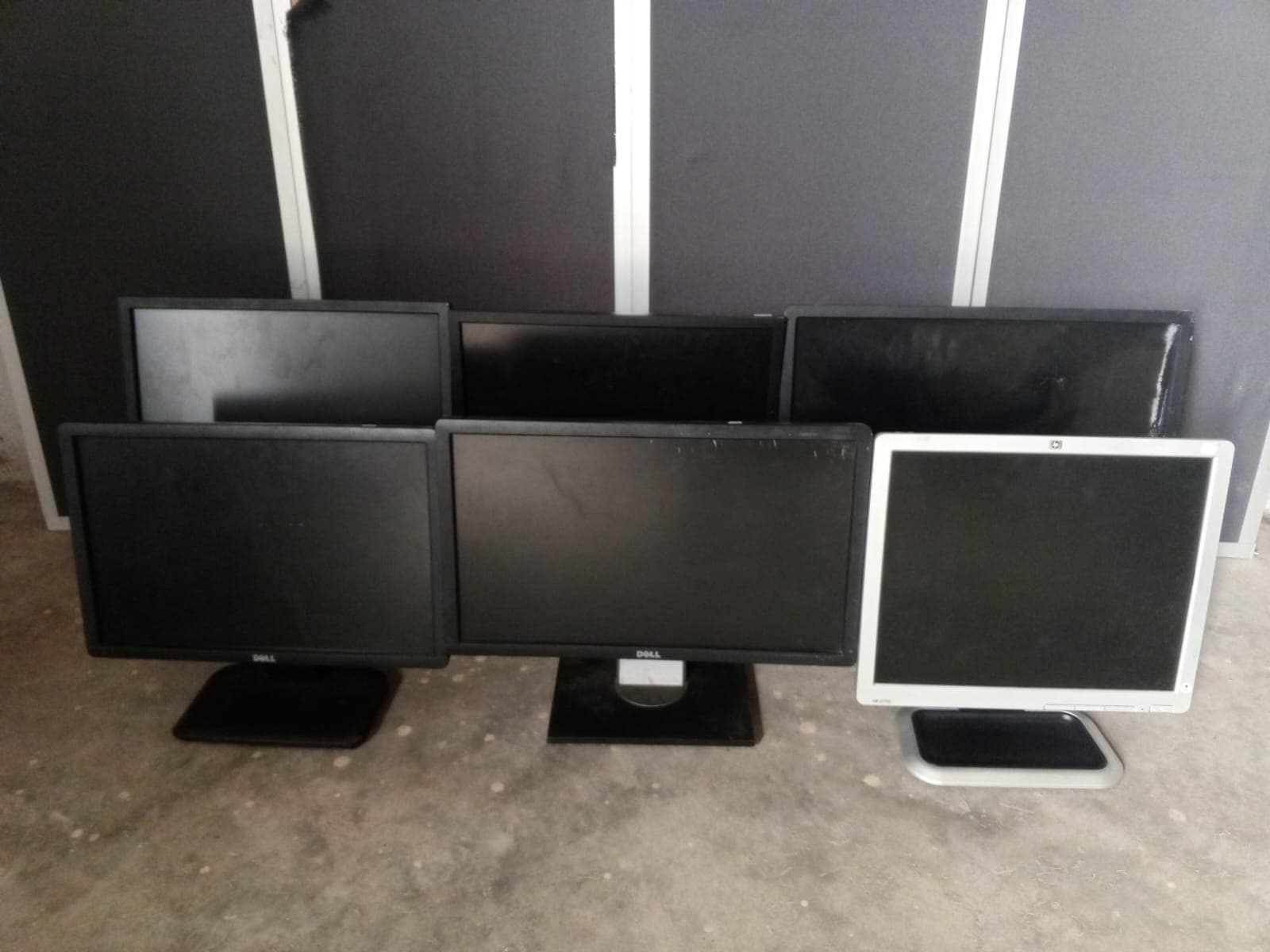 Monitores Dell e HP — imagem 1