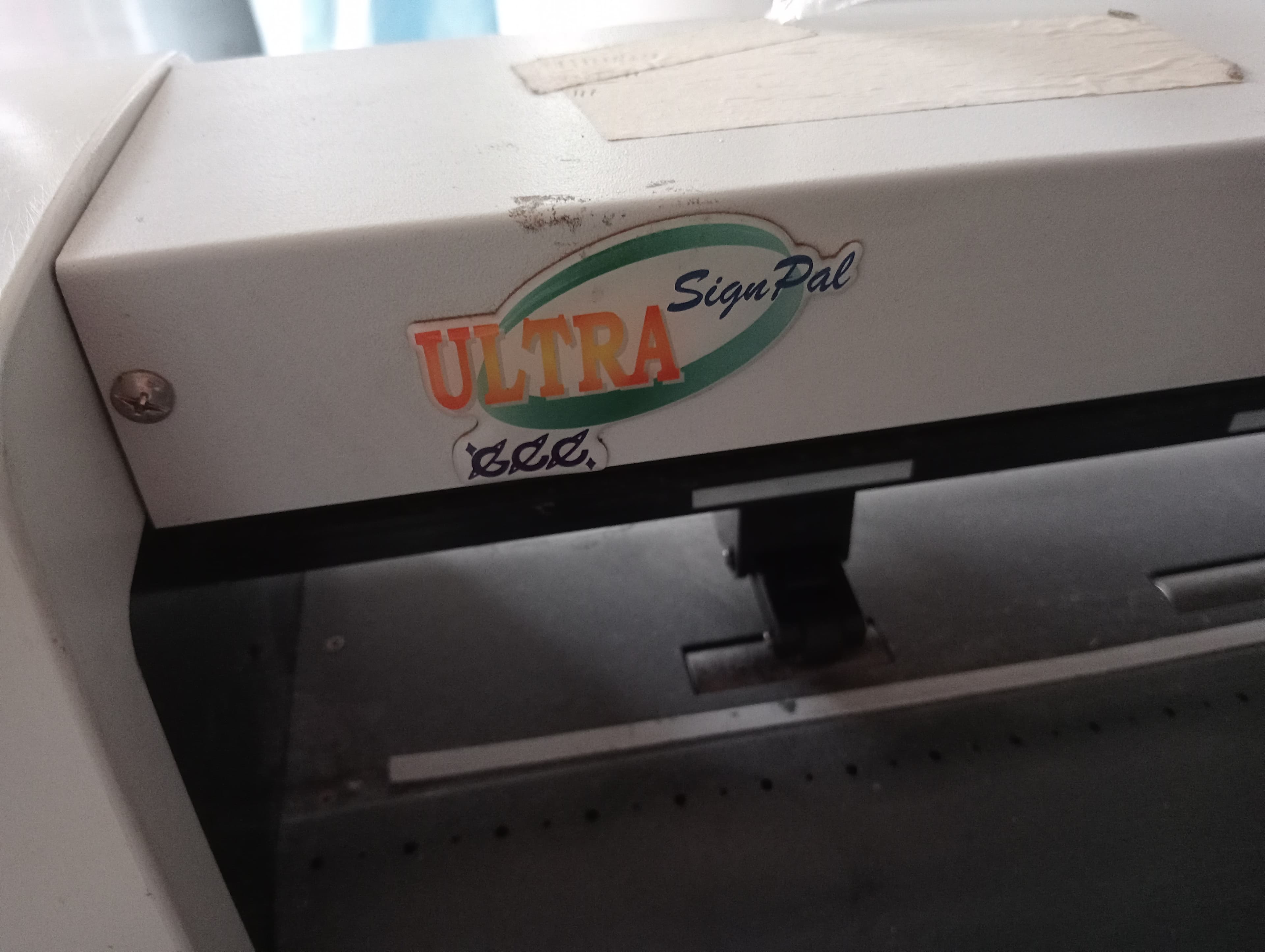 Plotter de corte · Máquina laser de corte — imagen 12