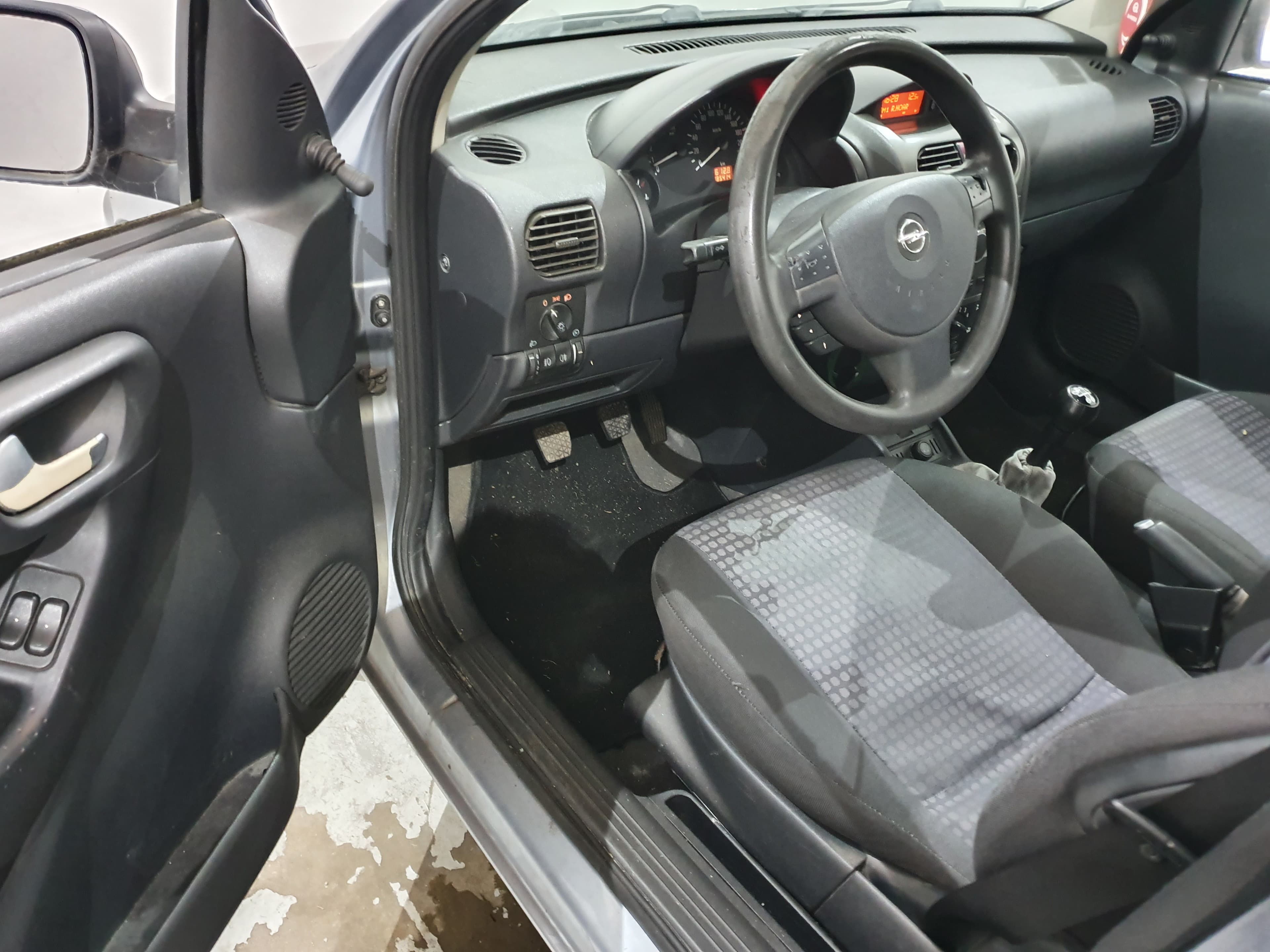 Opel Corsa · Ano 2005 — imagen 33