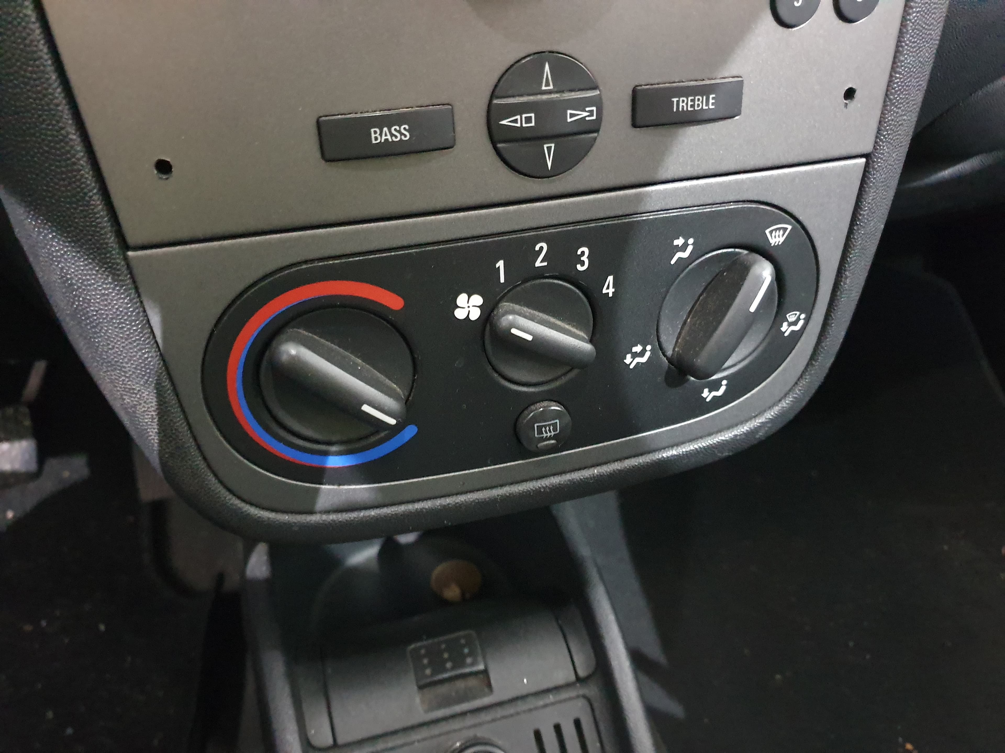 Opel Corsa · Ano 2005 — imagen 30