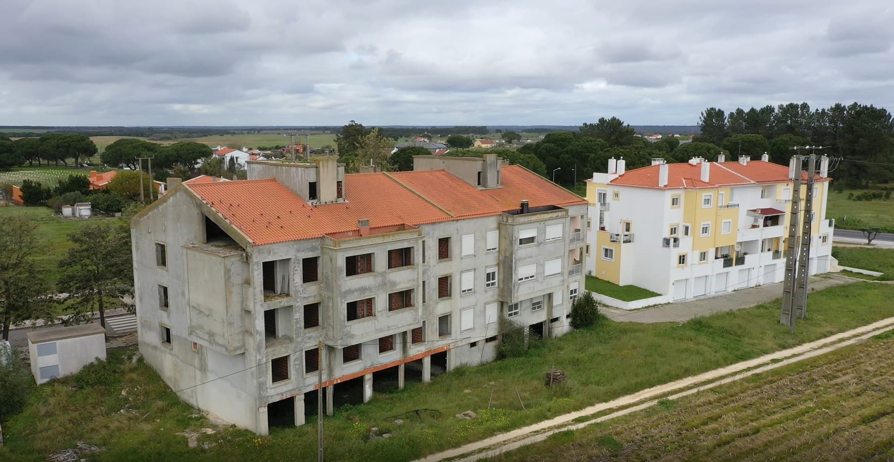 Edifício Habitacional c/ 5 Pisos · Canha, Montijo — imagen 1